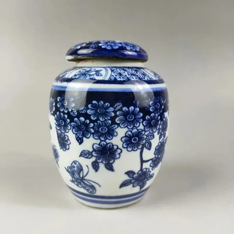 Exquisite Collection Home Decoration Chinese Classical Handmade Blue and White Porcelain Flower Designs Jar / Pot