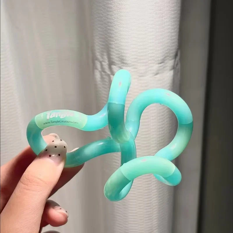 Genuine Tangle Twisting Relaxation Toy Cloud Series / Illusion Stone Series Twisting Fun Concentration Training Educational Toy