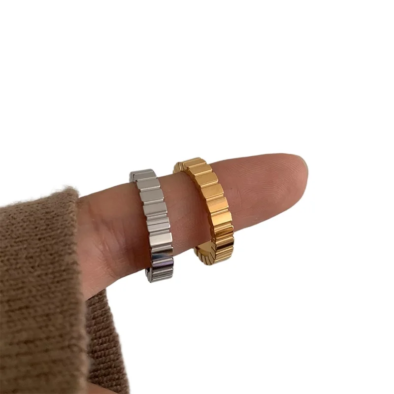 

Titanium steel non fading gold and silver striped index finger ring, high-end pixel ring