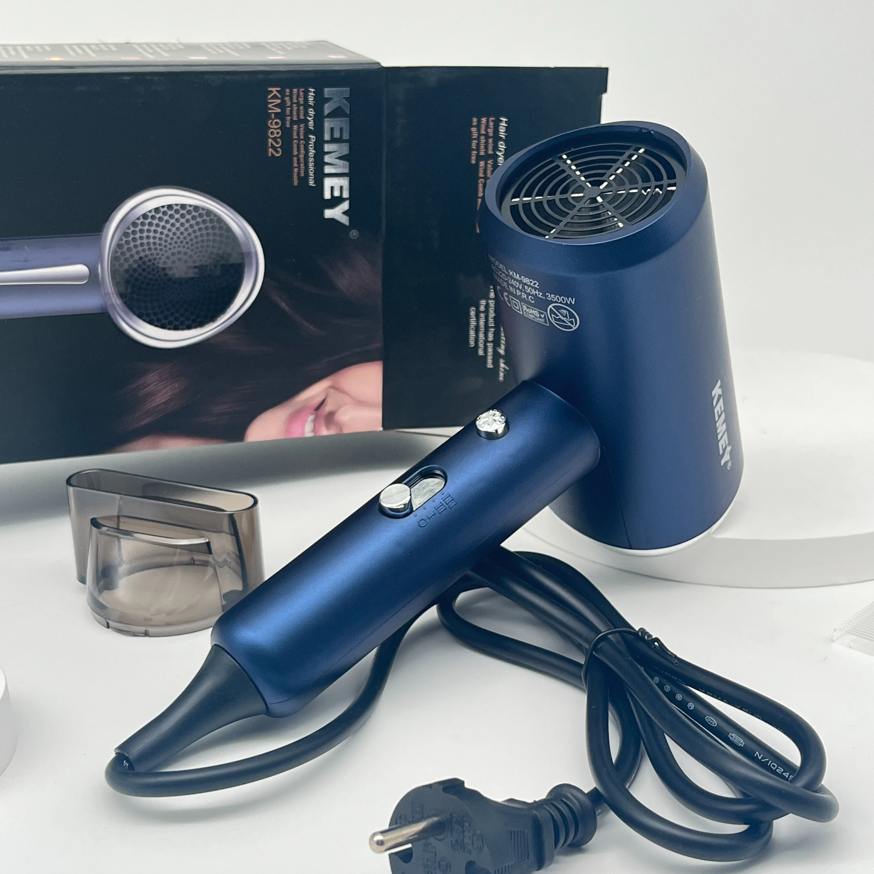 

KEMEI KM-9822 1800w High Power Multifunctional 60 Degree Constant Temperature Professional Salon Hair Dryer