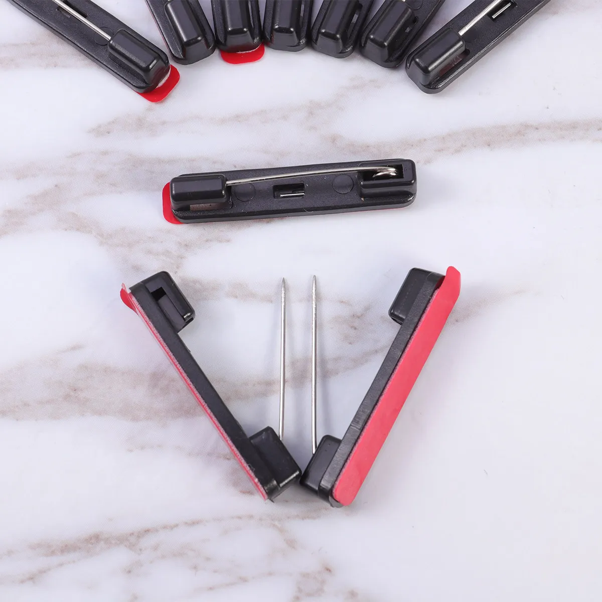 100Pcs Plastic Adhesive Bar Pins Safety Clasp Brooch Pin Backs for Name Badges Id Tags Ribbons Flowers Craft Projects Black