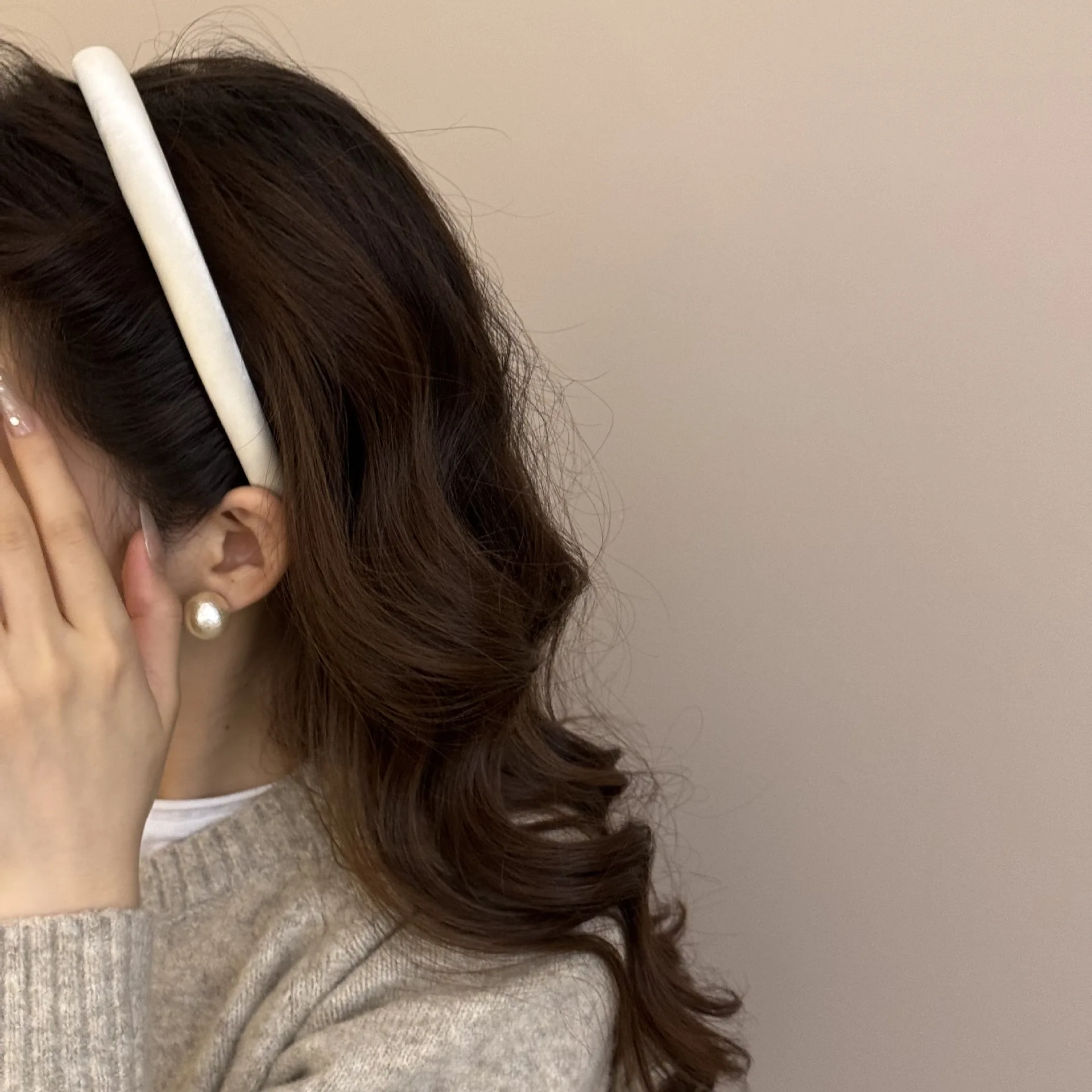 لينة ضئيلة المخملية Headbands أنيقة النمط الفرنسي العصابات الشعر للنساء سلس شيك الصلبة عادي الشعر الأطواق عدم الانزلاق الرجعية أغطية الرأس