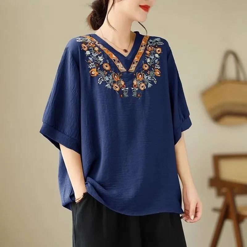 

Стильная женская футболка из чистого хлопка с v-образным вырезом и вышивкой, с короткими рукавами, новый корейский вариант, свободный и универсальный топ