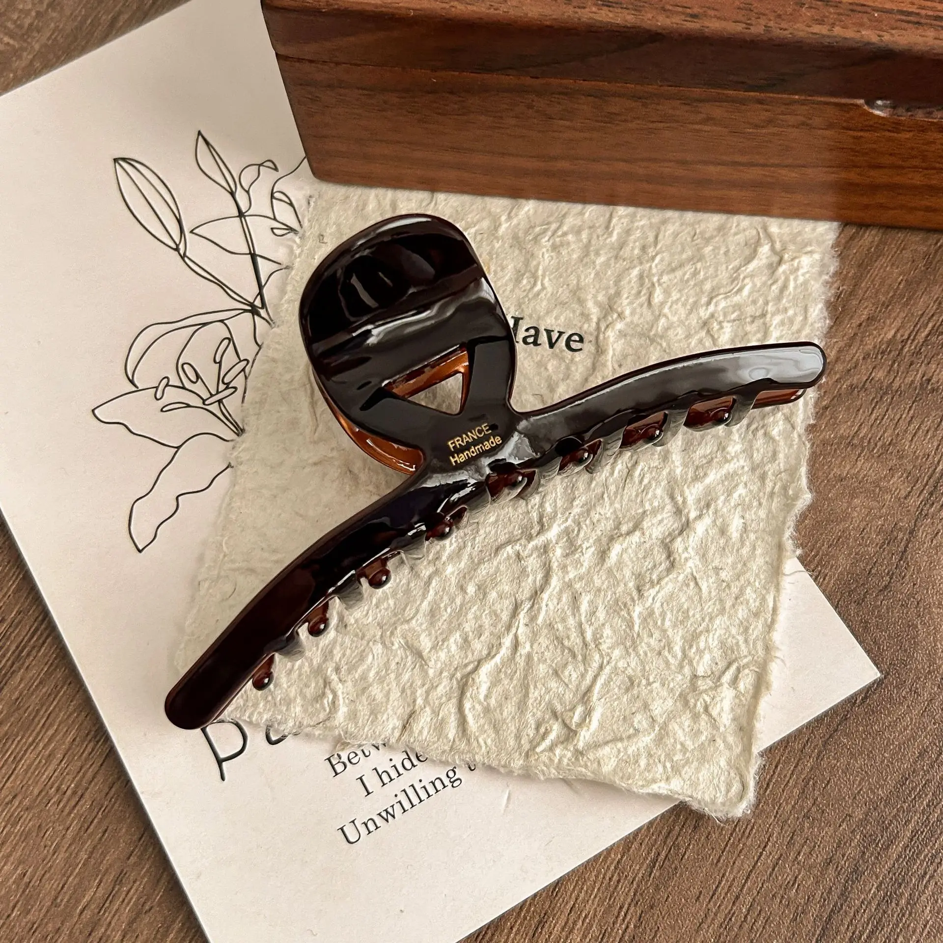 Artigli per capelli in acido acetico caffè serie caffè francese per donna Clip per squalo grande di fascia alta sul retro della testa Volume dei capelli Accesso multiplo