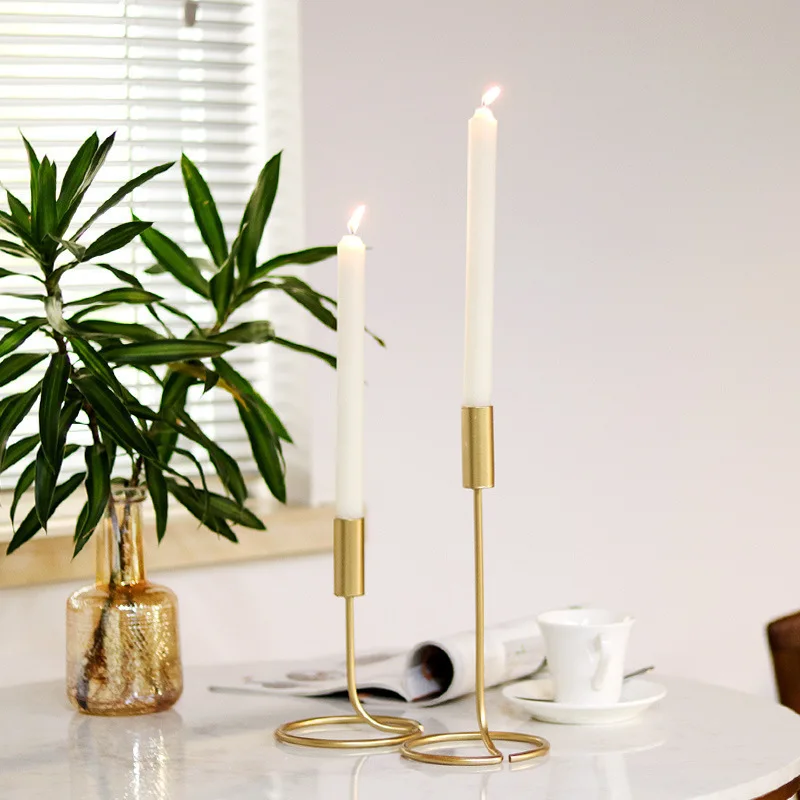 

Single Headed Holder, Wrought Iron Candle Cup, Nordic Light Luxury Geometric Ornament, Creative Candlelight Dinner Prop