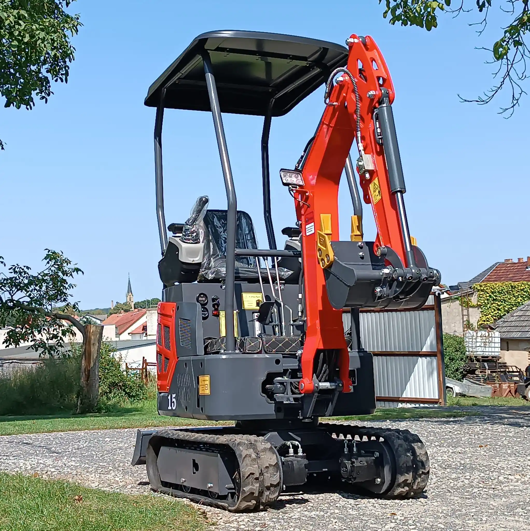 Hot 1.5 Ton Mini Excavator Customized Kubota Engine Track Mini Excavator High Efficiency And Easy To Operate