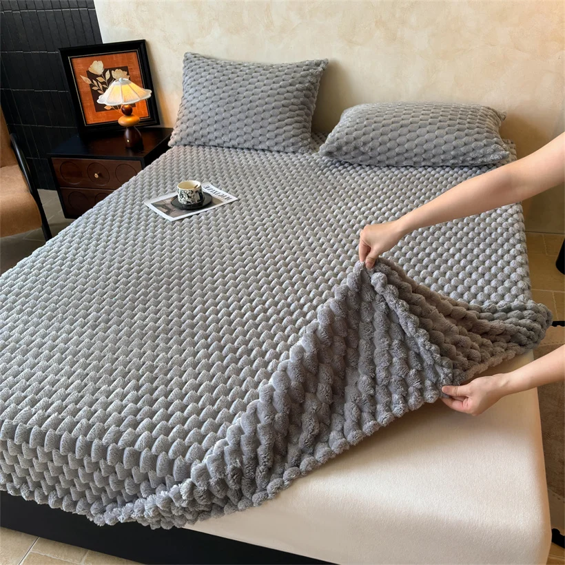 Winter Warm Bubble Fleece Fitted Bed Sheet Thick Plush Mattress Cover Protector Non Slip Skin-Friendly Bed Cover Queen King Size