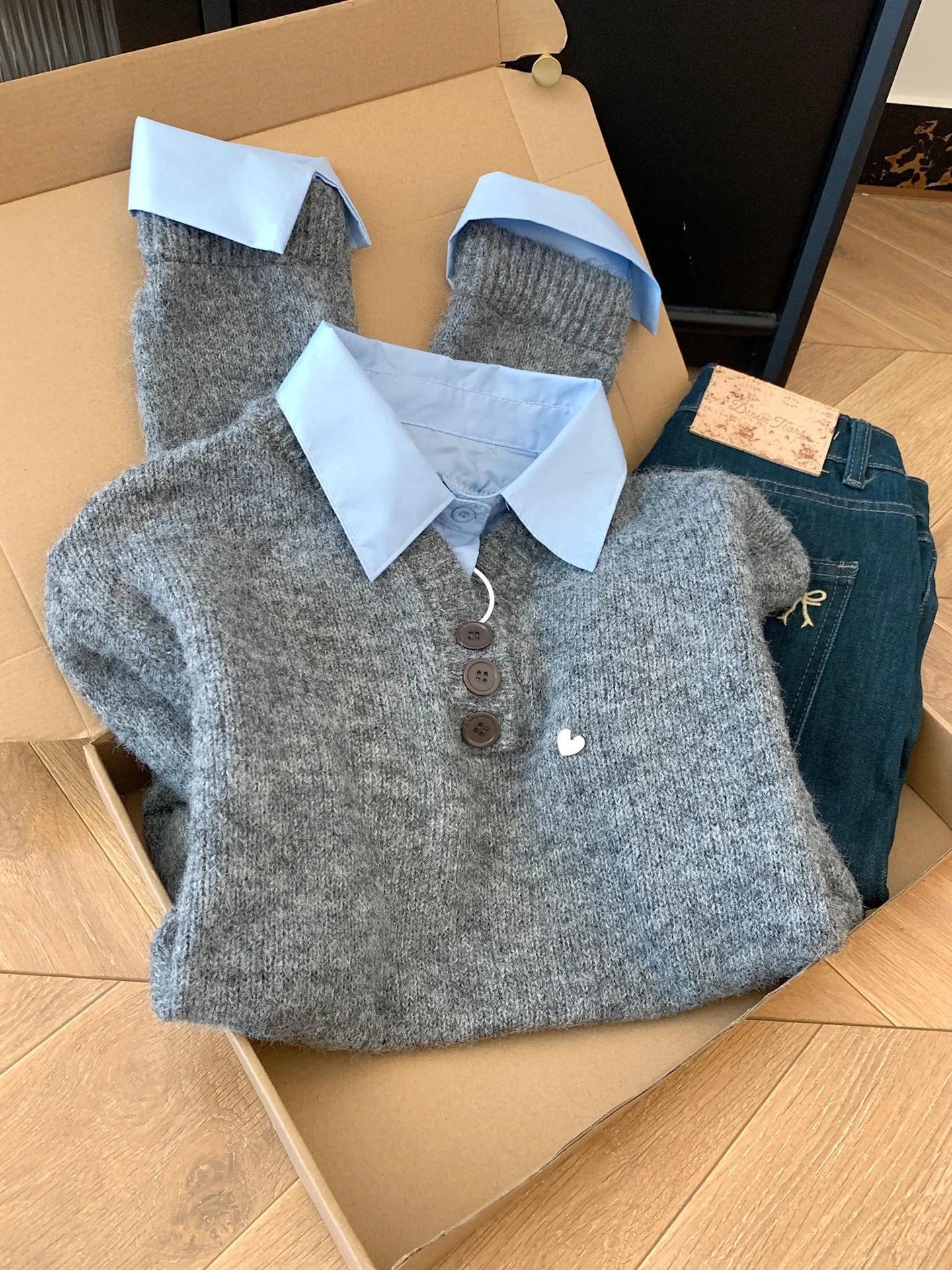 

Корейский свитер с воротником-стойкой, женский, модный, для многослойного образа, имитация двухслойного трикотажа, осенне-зимний, с высокой талией, на пуговицах, шелковый топ