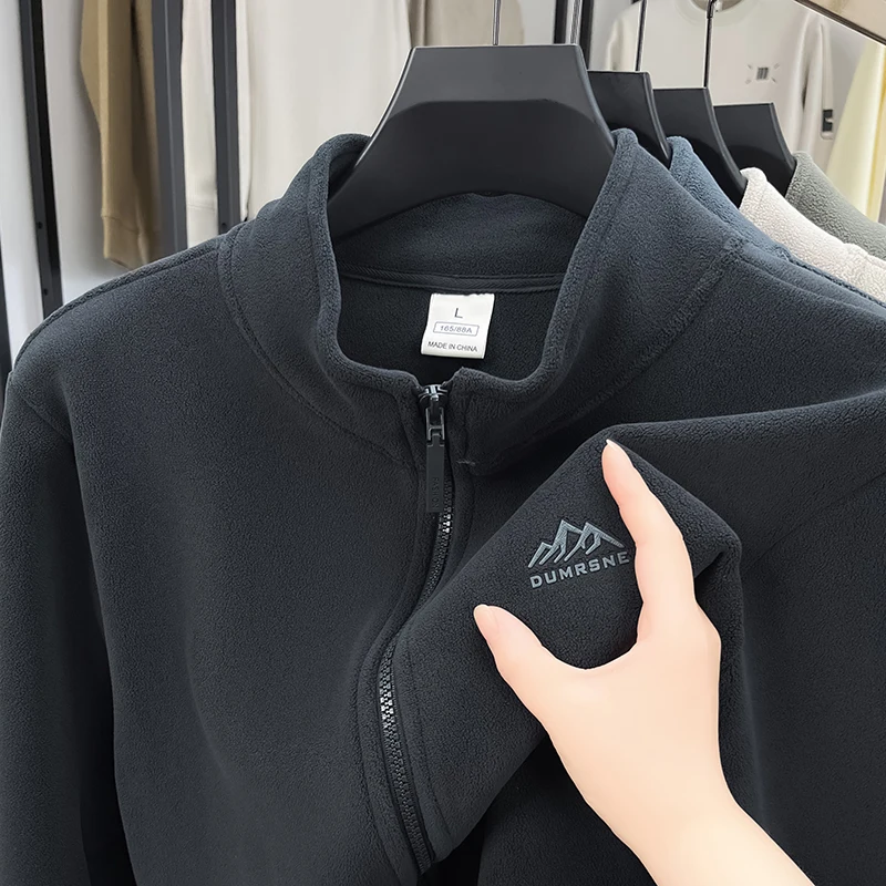 سترة رجالية بسحاب من العلامة التجارية الفاخرة شتاء جديد شعار الموضة تصميم مطرز رائع معطف رياضي كاجوال دافئ مخملي أصلي #1