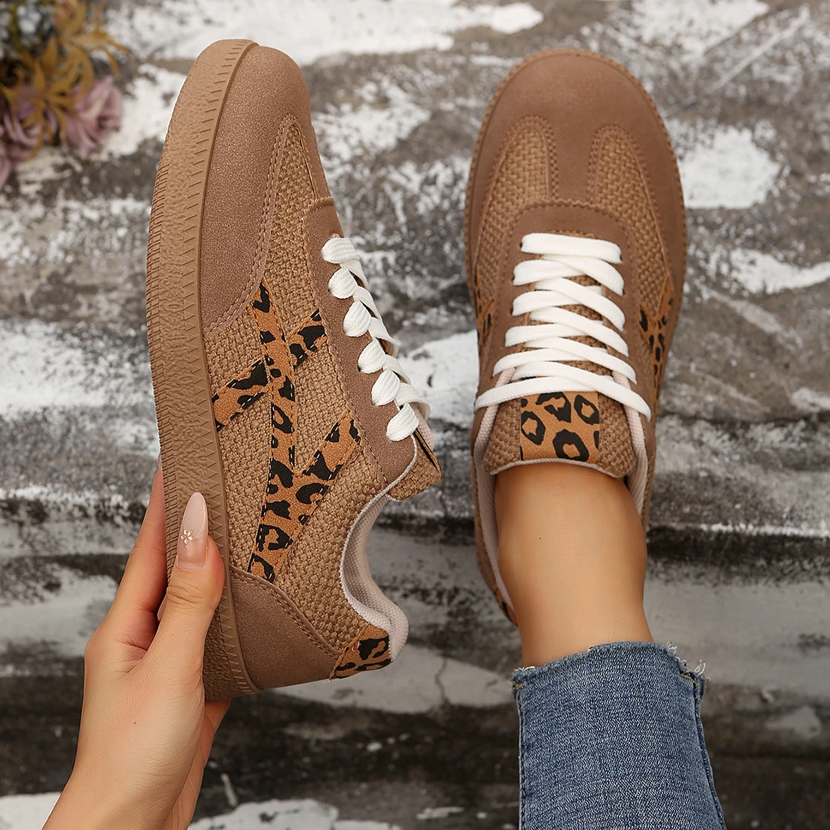 

2025 New Women Sneakers Classic Flat Bottom Sport Shoes for Women Large Size Spring Autumn Sneakers Casual Leisure Board Shoes