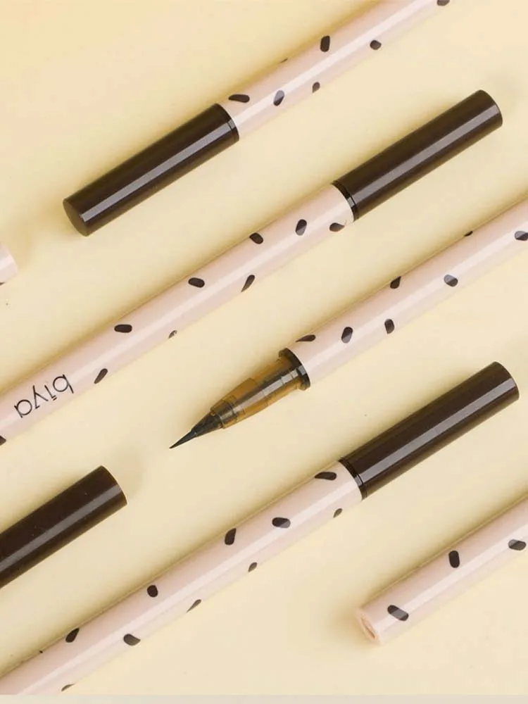 The lower eyelash pencil is waterproof, not easy to smudge, durable, extremely fine eyeliner liquid pen, brown beginner