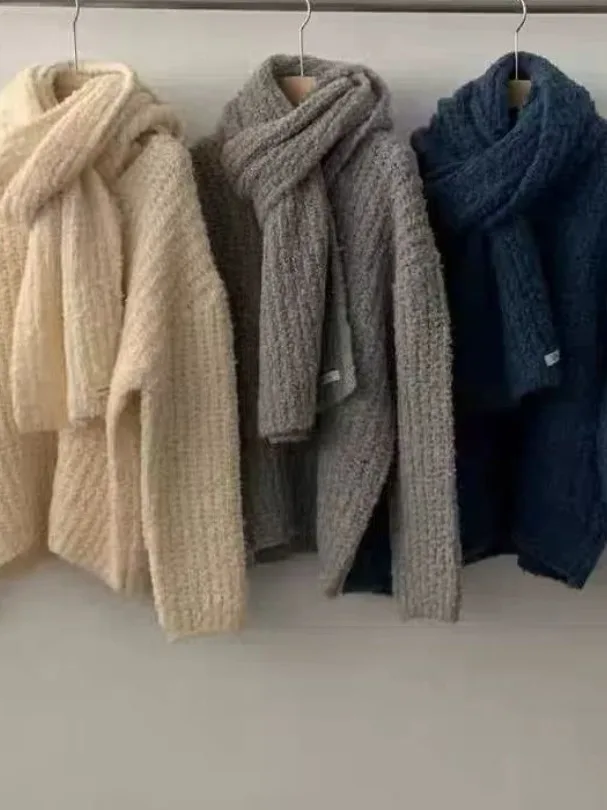 Autunno Inverno Morbido e accogliente V-Ne Maglione lavorato a maglia allentato Capispalla Design Sense Set in due pezzi Sciarpa inclusa Top confortevole