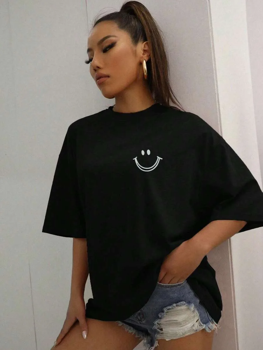 

Plus - Size Simple Trend Women's T-Shirt - Monochrome Smiley Face Print - Soft, Comfortable Fabric