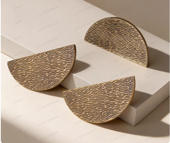 Solid Brass Furniture Handles – Retro Texture Semi-Circular Cabinet & Drawer Knobs for Wardrobe & Cabinetry