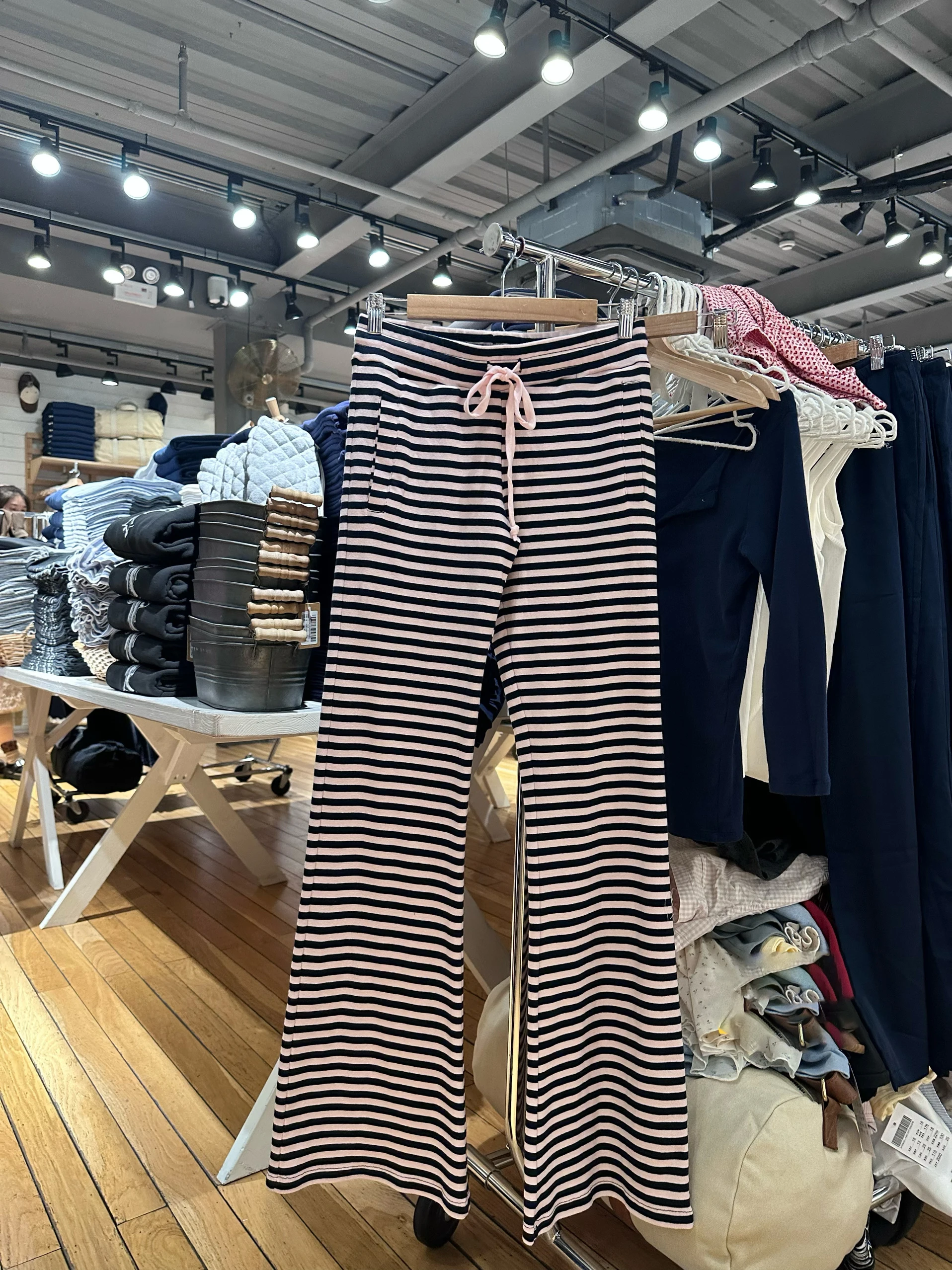 Damskie spodnie dresowe ze sznurkiem, w różowe paski, dopasowane, z bawełny, z średnim stanem, luźne spodnie typu flare, letnie, w stylu preppy, vintage, Y2k, nowe.