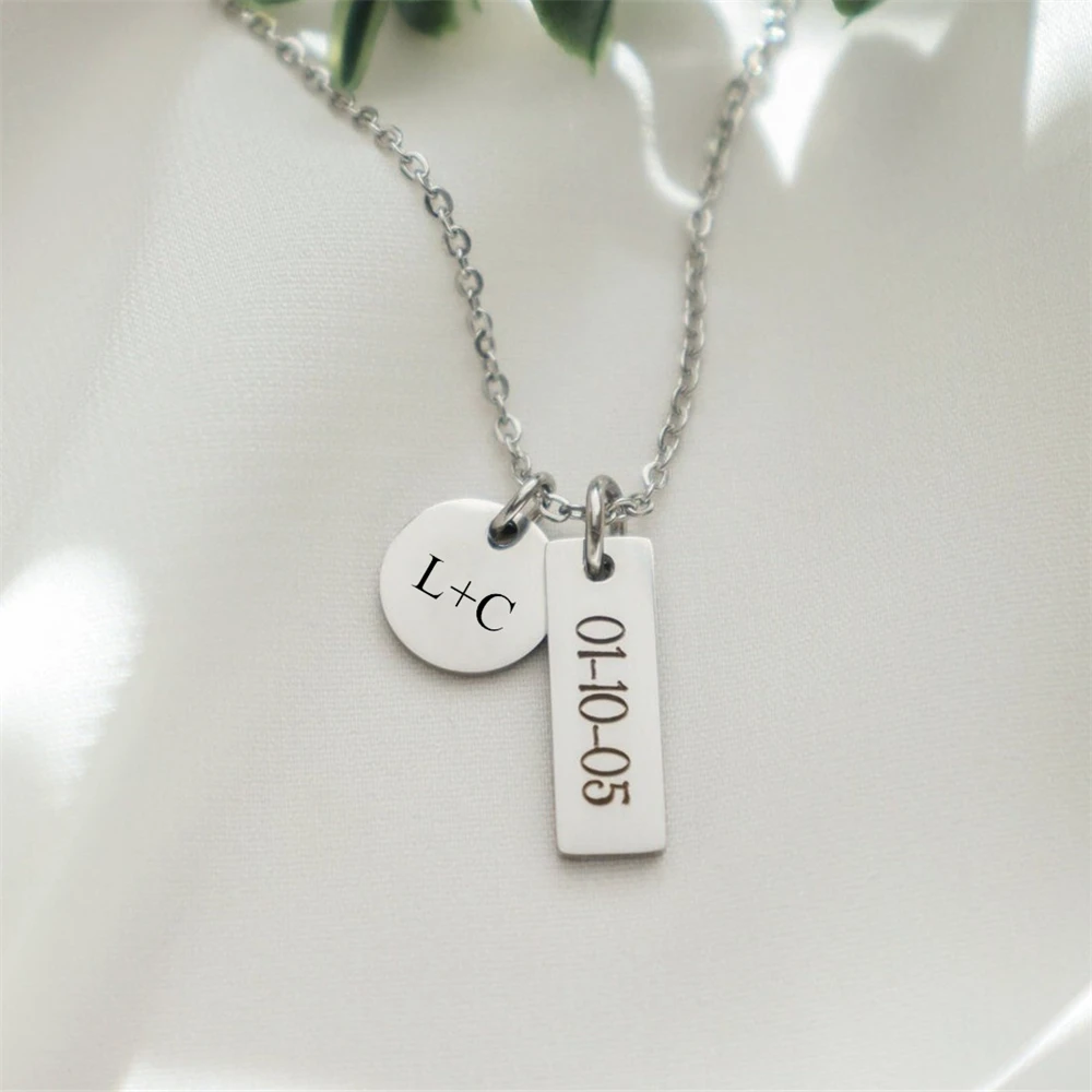

Custom Initial Letter Name Necklace Geometric Round Charm Engrave Logo Nameplated Pendant Choker Chain Memento Gift
