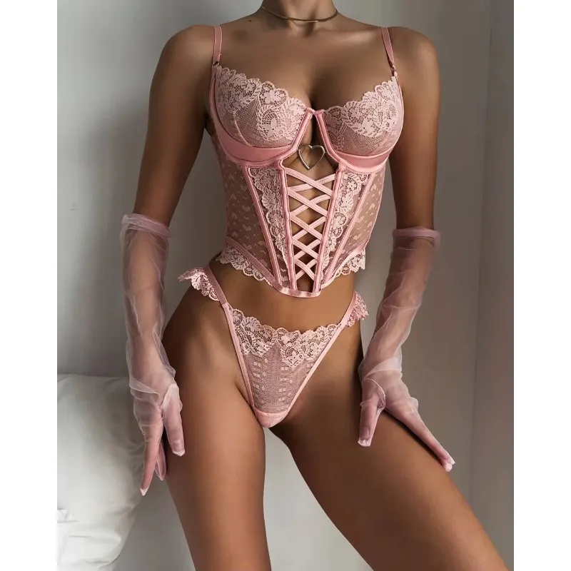 ピンクエキゾチックなランジェリーセット女性のための刺繍ハートレース下着セット透明ブラジャーフリル G ストリング Tバックエロ衣装