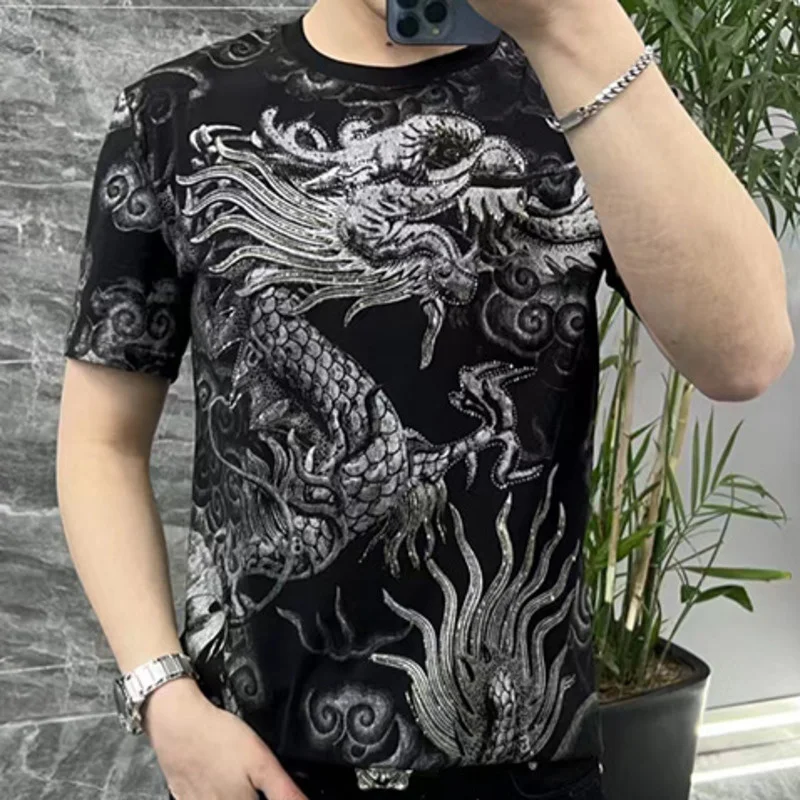 Fashion Brand Personality Short Sleeve T-shirt Hot Diamond Top Homme 2023 Summer Animal Dragon Rhinestone Print Tee Shirt Men