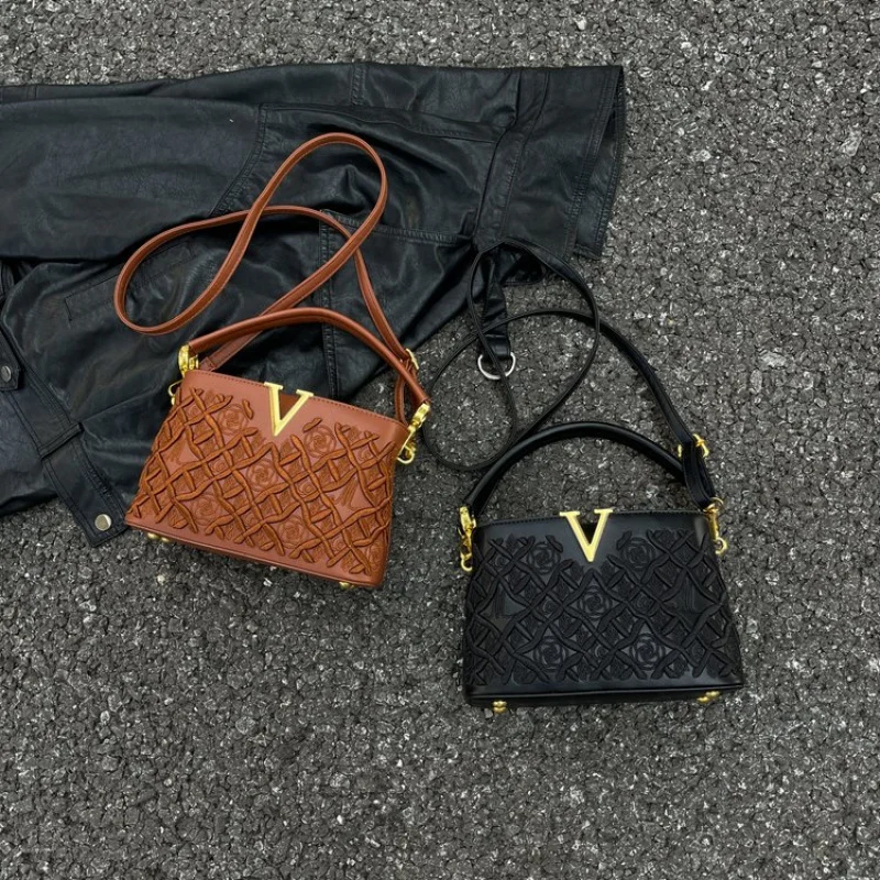 

Fashionable Leather Women's Shoulder Bag High-End Luxury Brand Premium Detail Trendy Vintage Commuter Bag​