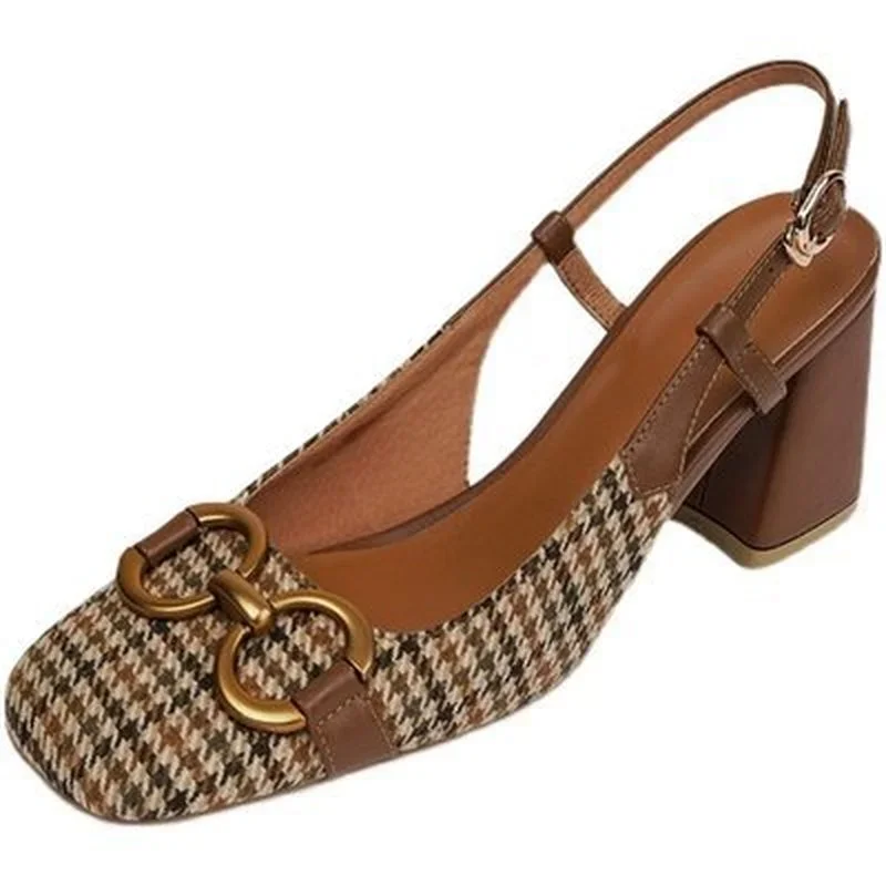 Damskie buty na wysokim obcasie z metalową ozdobą Letnie czółenka z kwadratowymi noskami dla kobiet Vintage Plaid Buckle Lady Sandals Mid Heel