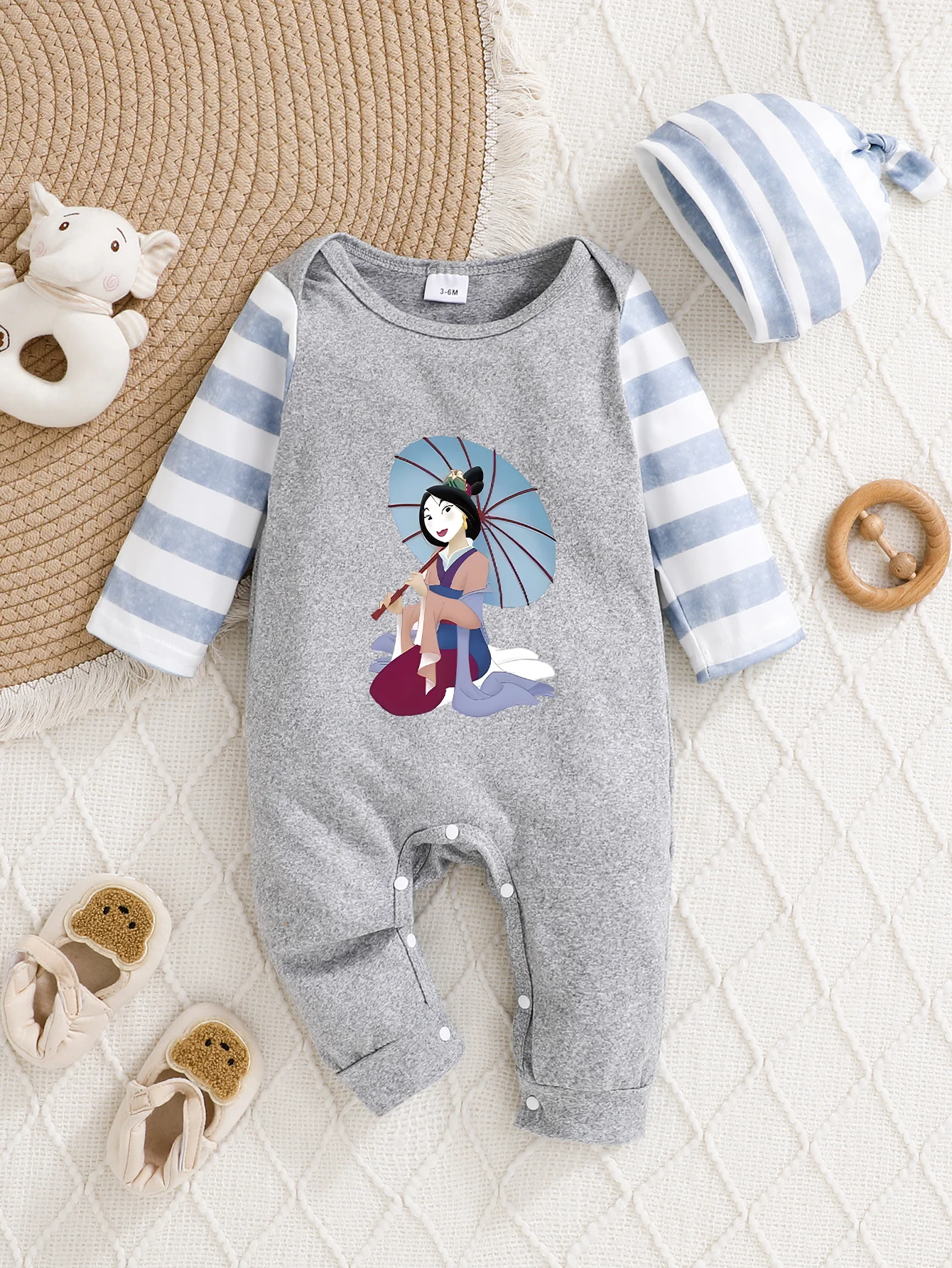 

【Официально авторизованный】 Детский комбинезон с капюшоном Disney Mulan | Нежная и уютная ткань, полосатый принт на рукавах