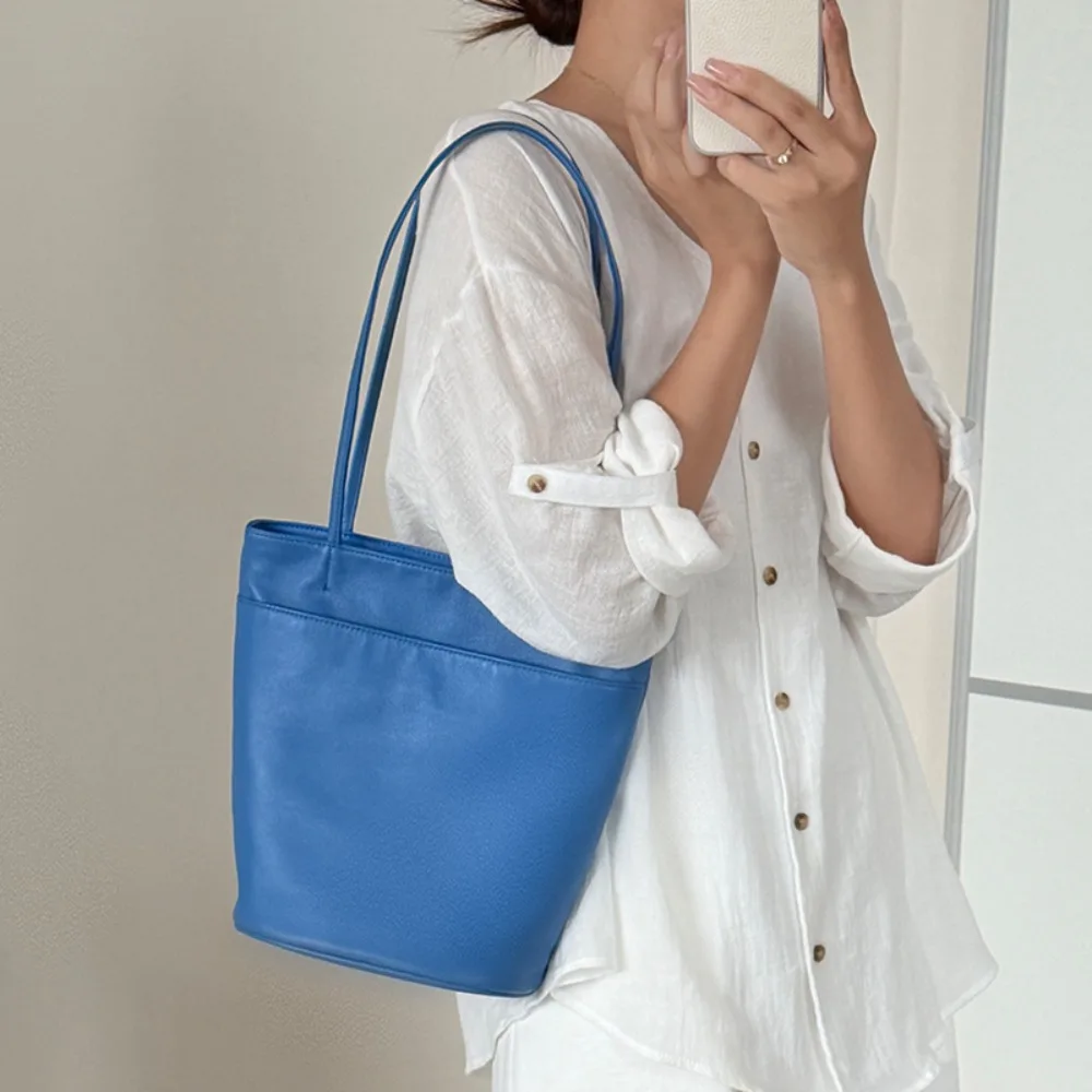 Minimalist Tote Bag 2026 New Niche Leather Bucket Bag Shoulder Texture Unique Fashion Versatile Style Casual Commuter Women's