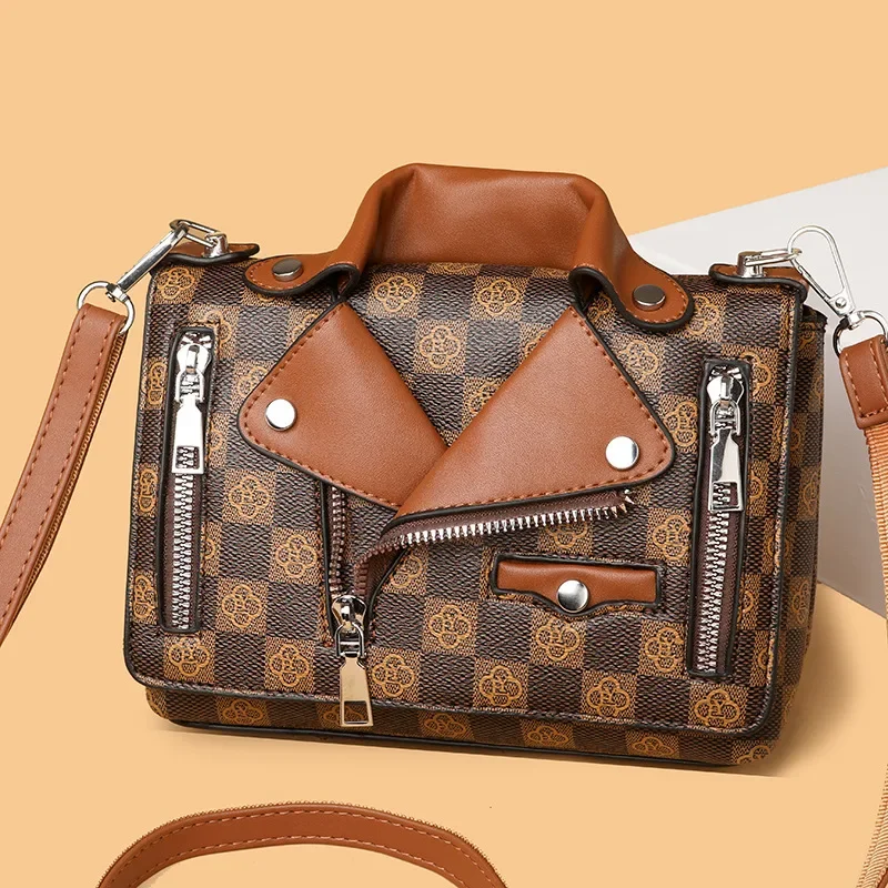 

Women's Personalized Letter Checkerboard Small Shoulder Bag Customized Clothing Accessory