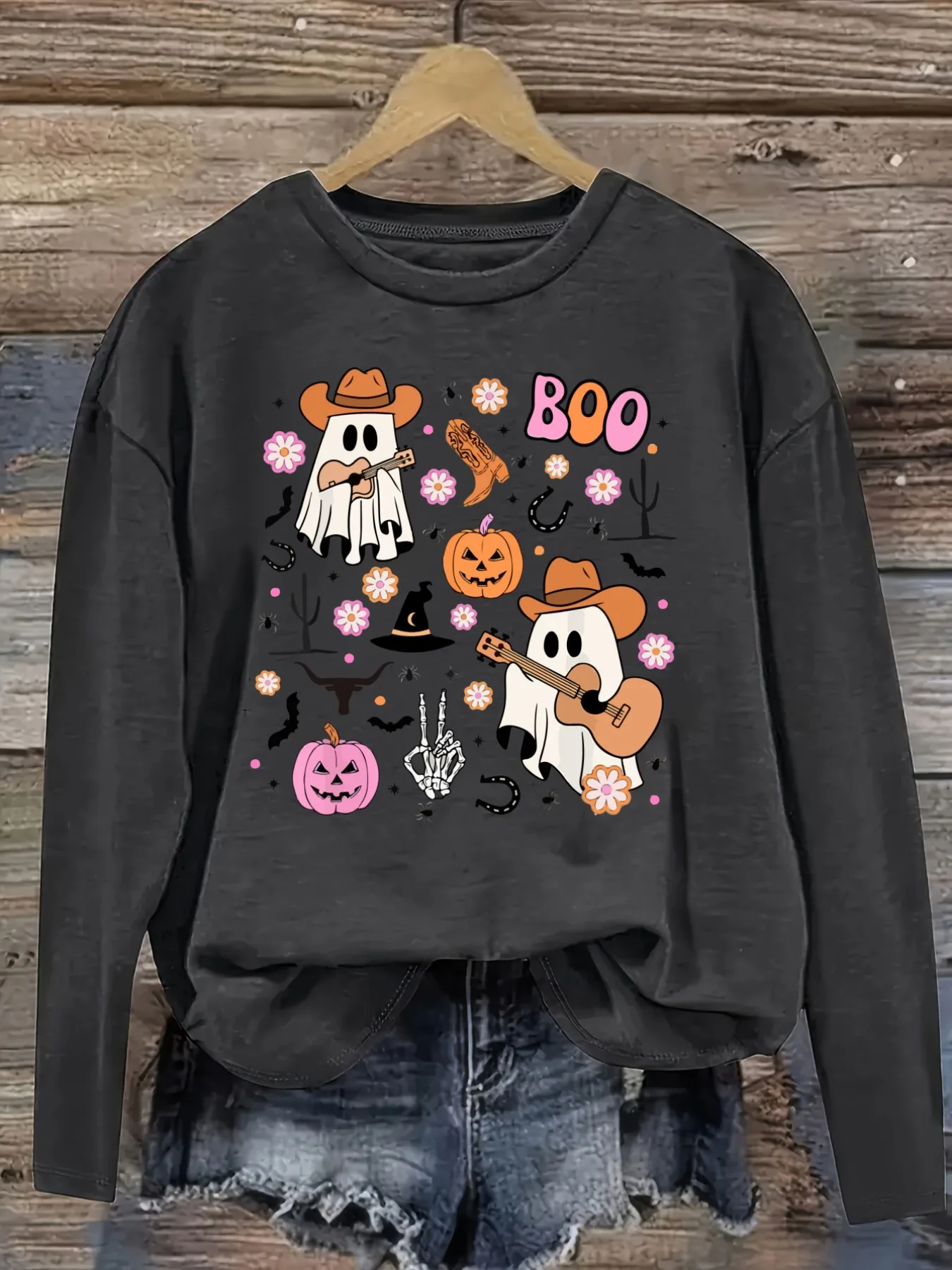 Women's Casual Long Sleeve Crew Neck T-Shirt Western Halloween Ghosts Pumpkins Boo Design, Round Neck Women's Clothing, Machine Washable, Slightly Elastic, Loose Fit, Spring Autumn Winter Women's T-Shirt, Halloween Costume Outfit