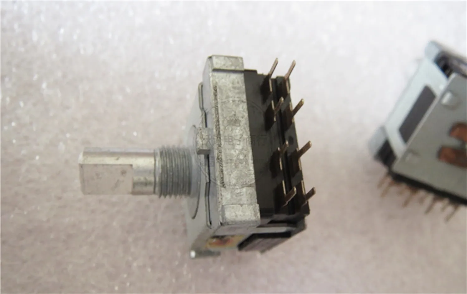 Original new 100% 20 Type 28 point positioning encoder 240 degree rotary switch handle length 15MM