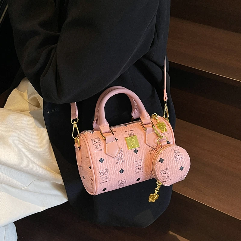 

Stylish High-Capacity Female Bag Handbag Practical Portable Light Luxury Multifunctional Fashion Temperament Elegant Woman