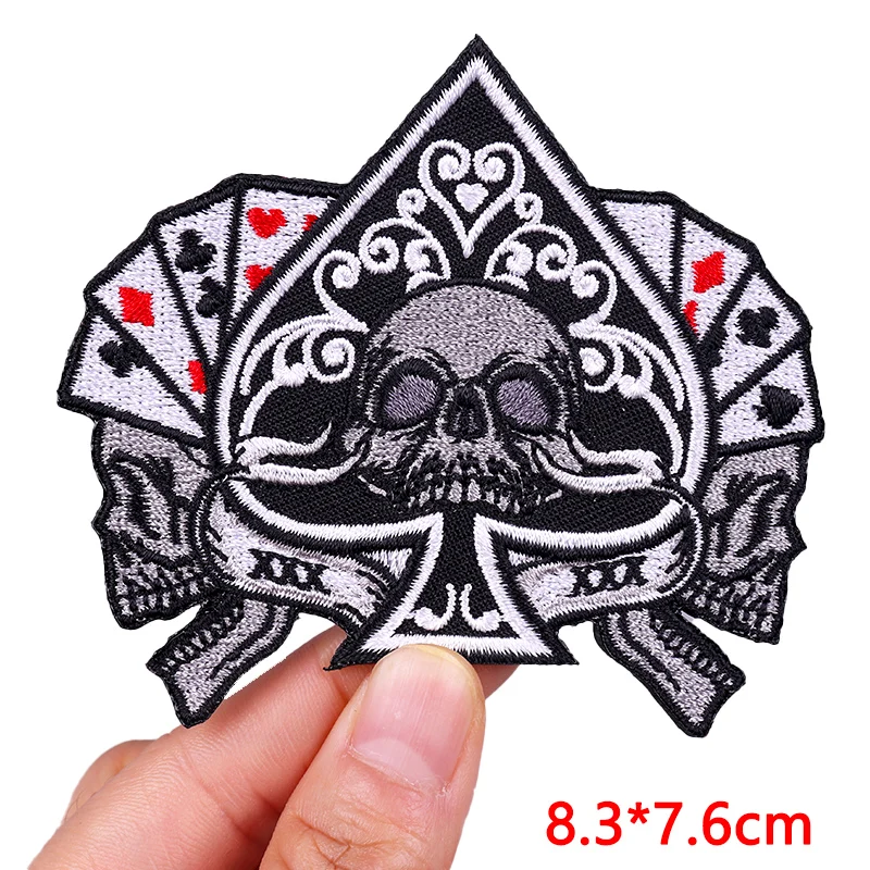 Born Wild ricamo Patch Punk/Rock lettera Patch ferro sulle toppe fai da te Horror teschio ricamato Patch sui vestiti cucire Applique