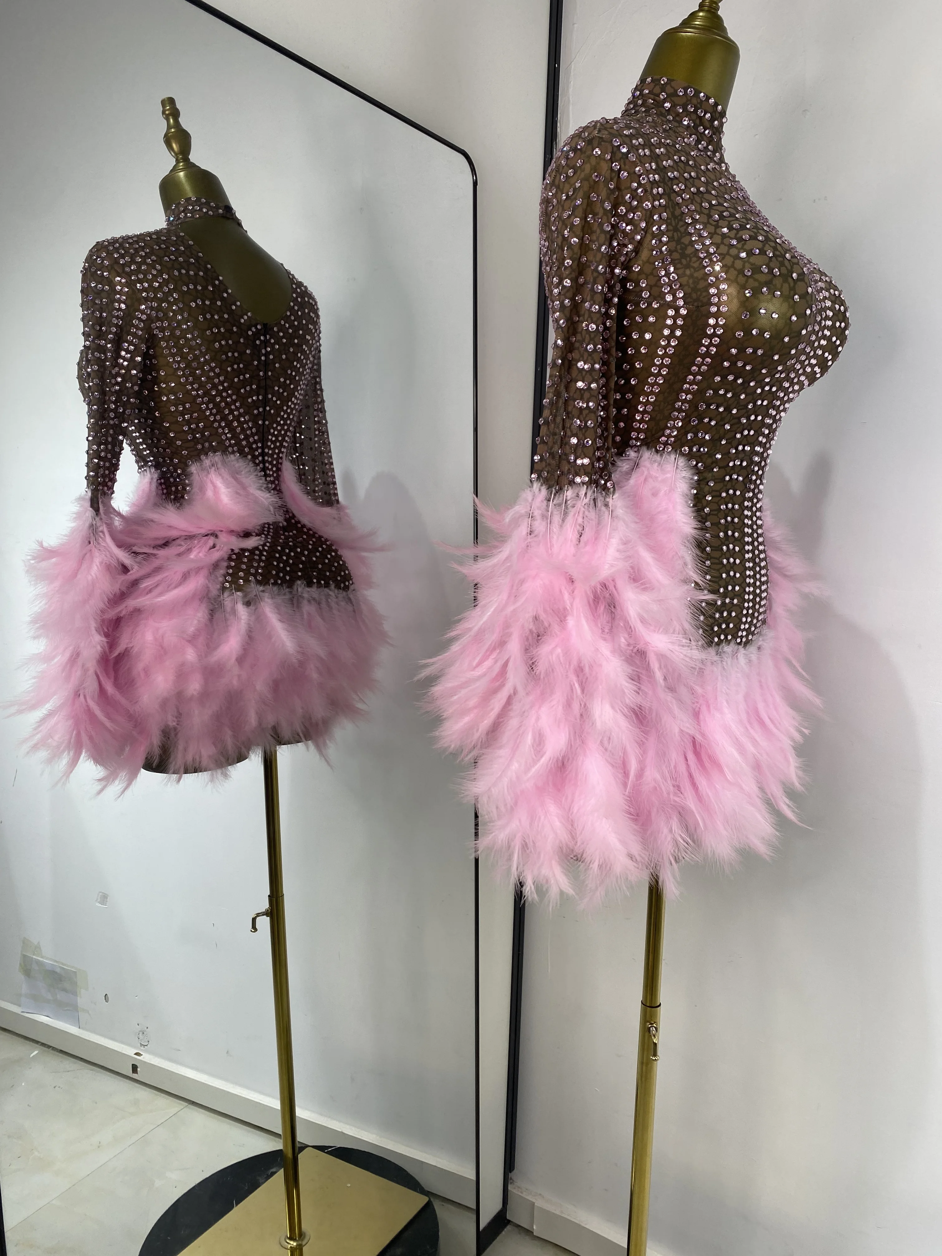 ชุดเดรสหรูหราสำหรับผู้หญิง ประดับคริสตัล ผ้าตาข่าย แต่งขนนก ทรงเข้ารูป มินิเดรส สำหรับงานเลี้ยงกลางคืน งานปาร์ตี้ งานกาล่า ขายส่ง