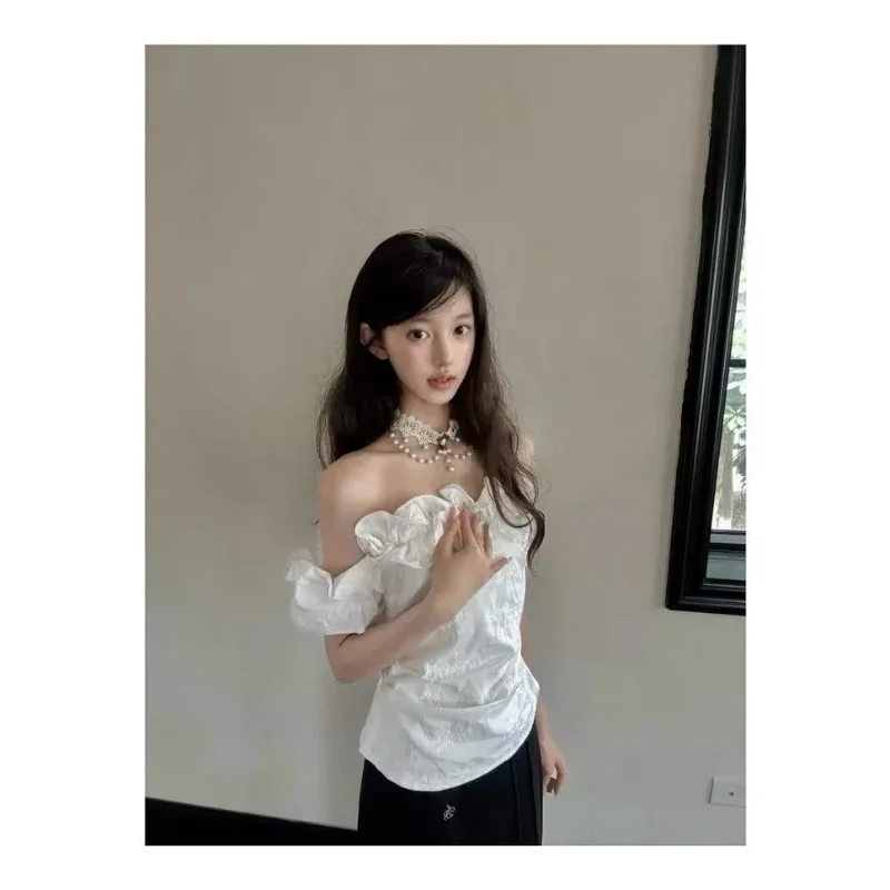 2025 New Slim Fit Waisted Short-sleeved Tops Sweet Fashionable Design Short One-line Neck T-shirt