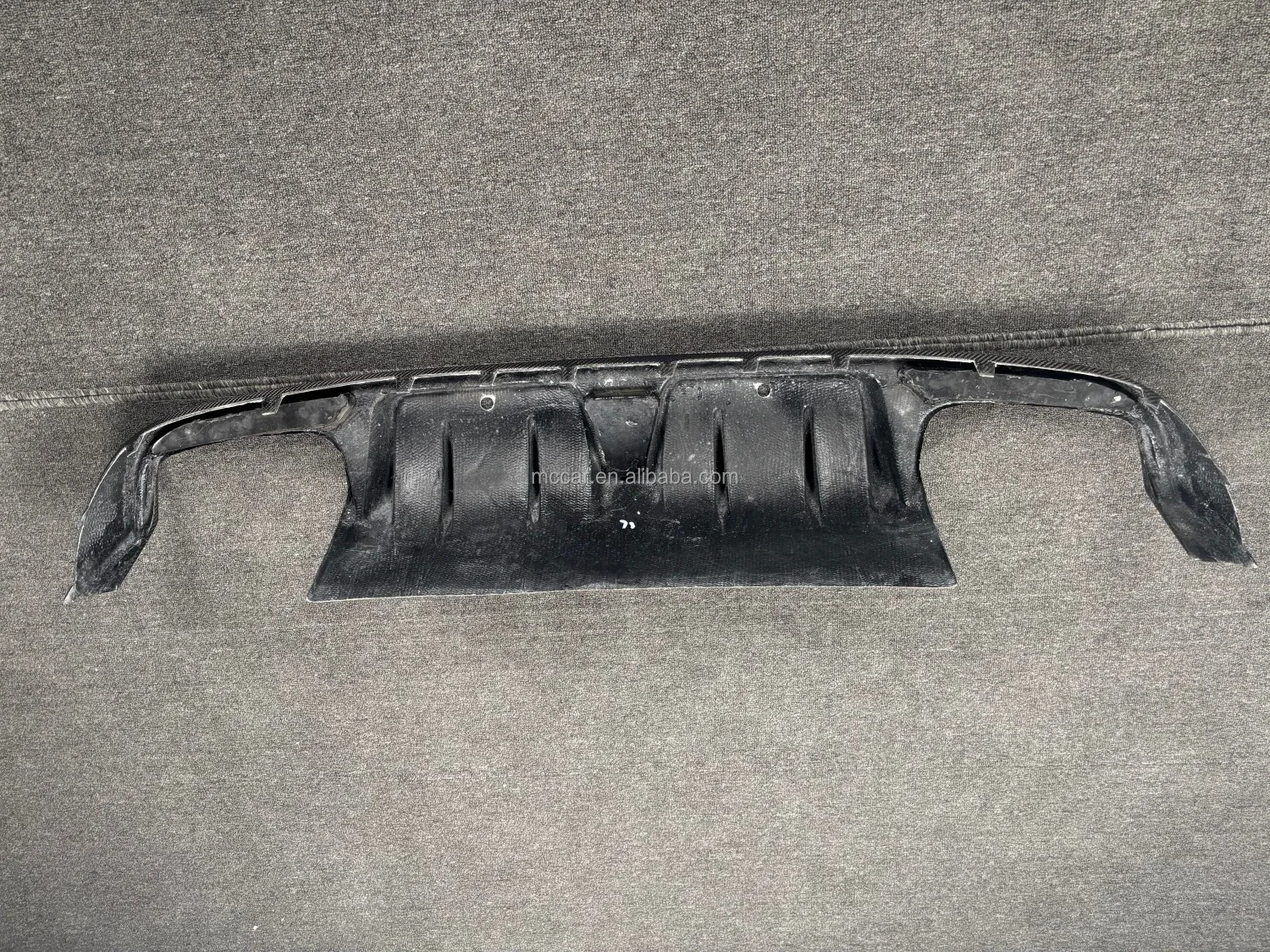 High Quality Car Bumper Rear Splitter Suitable For Mercedes Benz Four Door Sedan C43 C300 W205 C63S BS Rear Diffuser