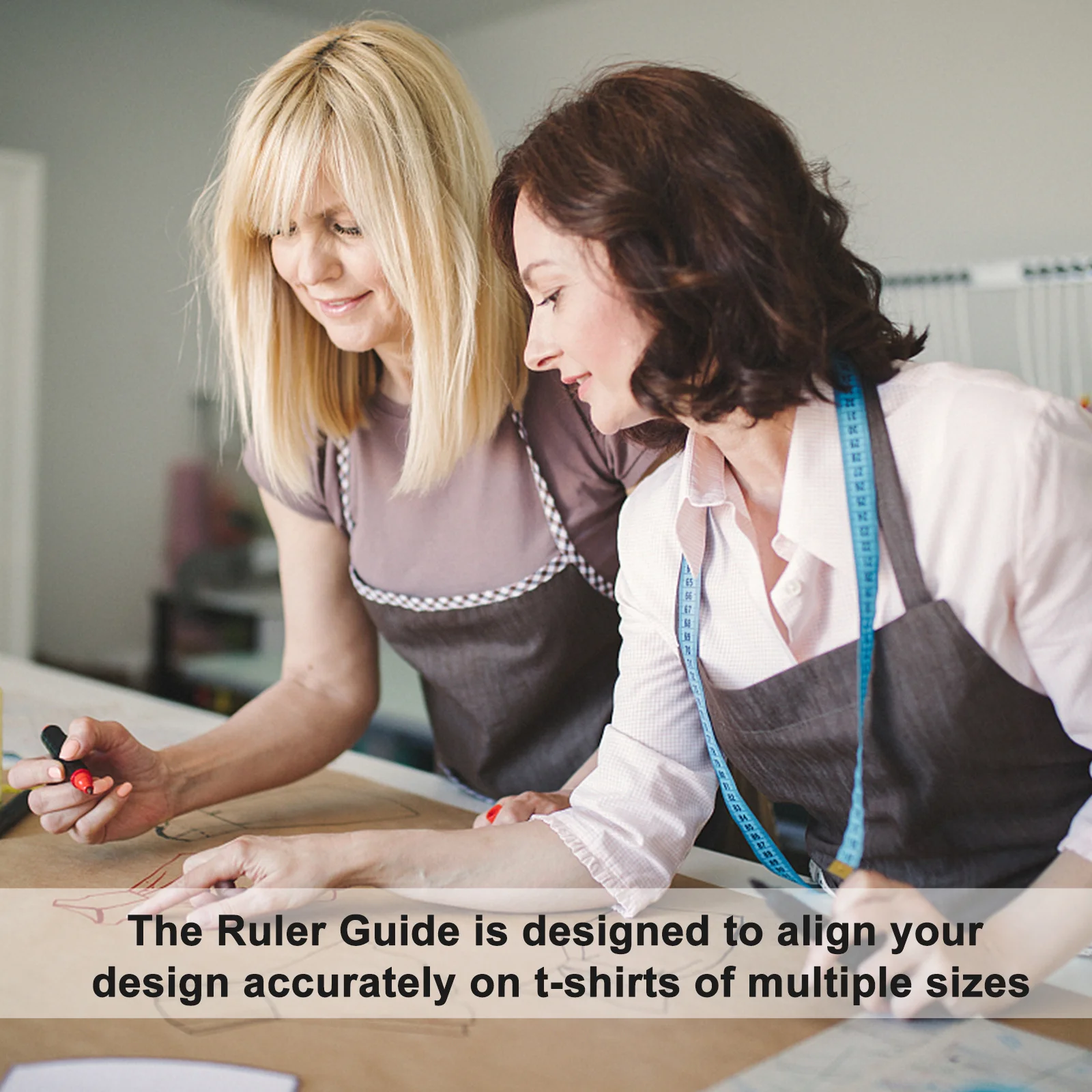 مسطرة محاذاة القميص من الأكريليك الشفاف للتمركز الدقيق في ملحقات خياطة الفينيل لطباعة الشاشة