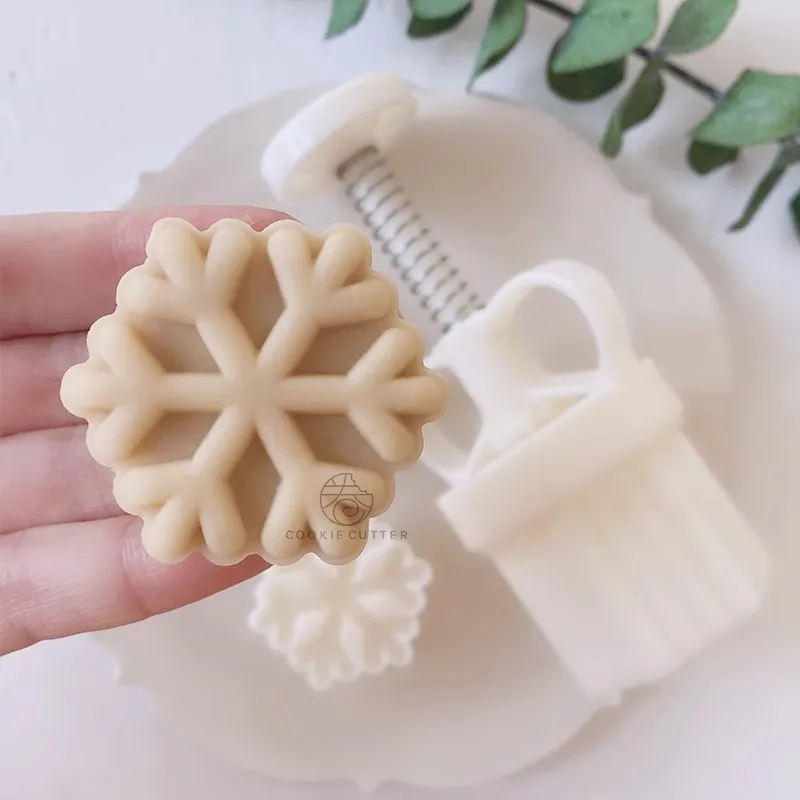 50g Creative Mooncake Pressable Mold Novel Snowflake Shape Cookie Pastry Stamp Rice Cake ABS Plastic Christmas Baking Decoration