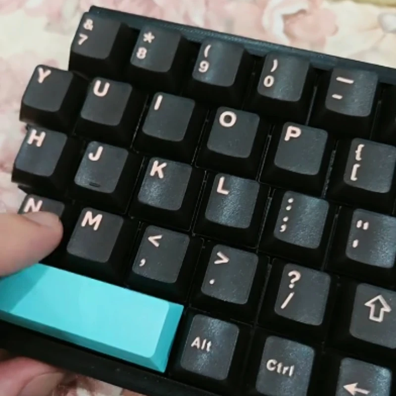 W64 Wireless Split Keyboard Hot-Swappable VIAL Customizable Left-Shifted Layout Wireless Connection Ergonomic Typing Peripheral