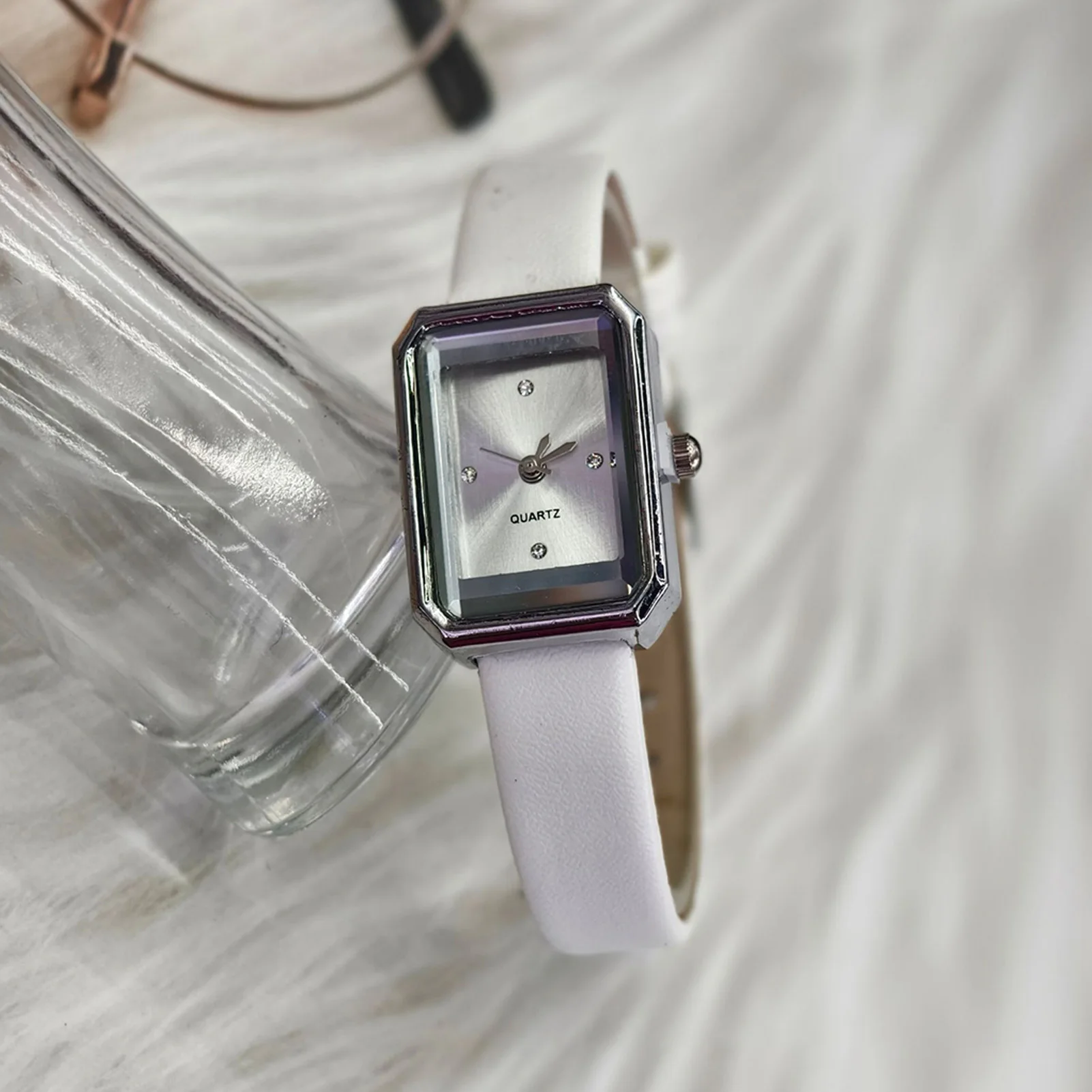 

Женские часы с кожаным ремешком, стильные квадратные наручные часы с классическим дизайном для повседневных и торжественных случаев