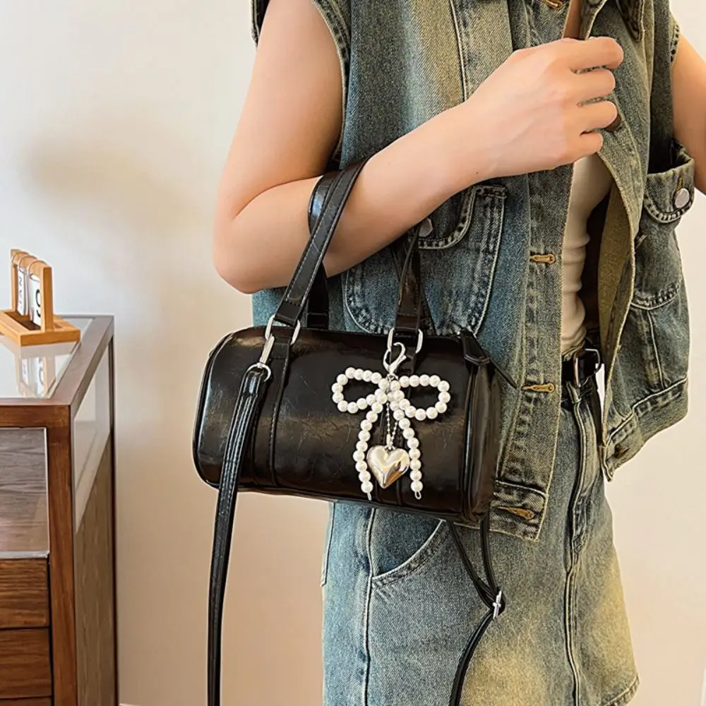 

Korean Style Bow Cross Body Bag Large Capacity Handbag Silver Shoulder Bag PU Leather Pearl Heart Pendant Pillow Bag Girls
