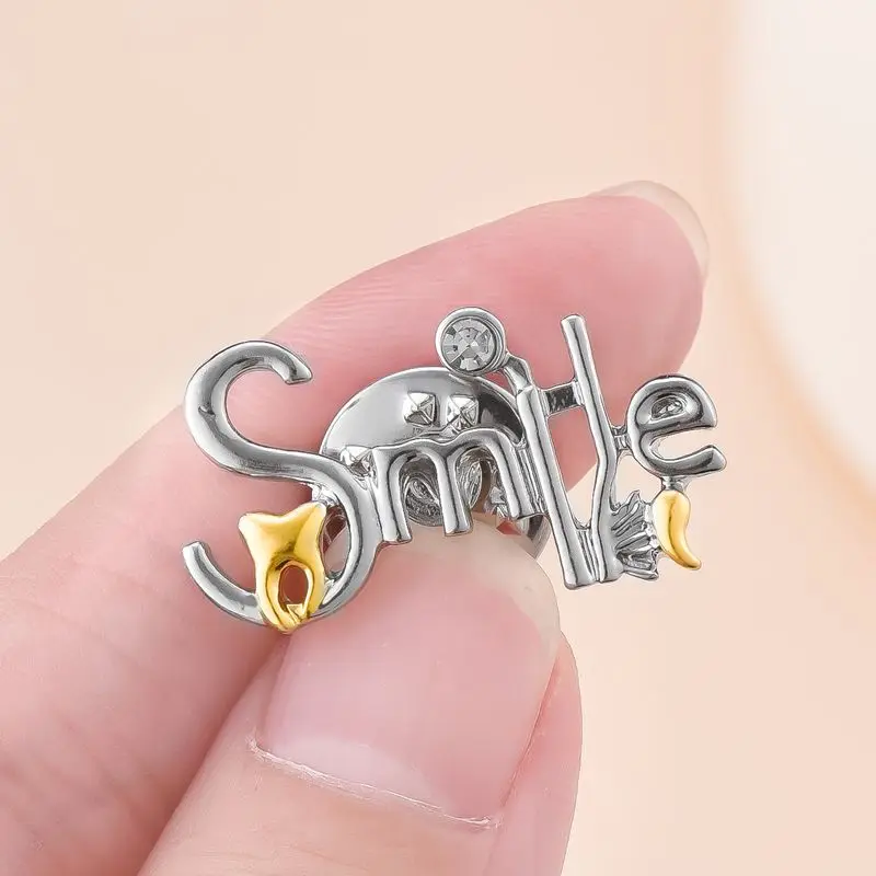 Broche en polaire dentaire, épinglette à dents mignonne, insigne de manteau, collection de bijoux, vente en gros, mode simple et claire, nouveau