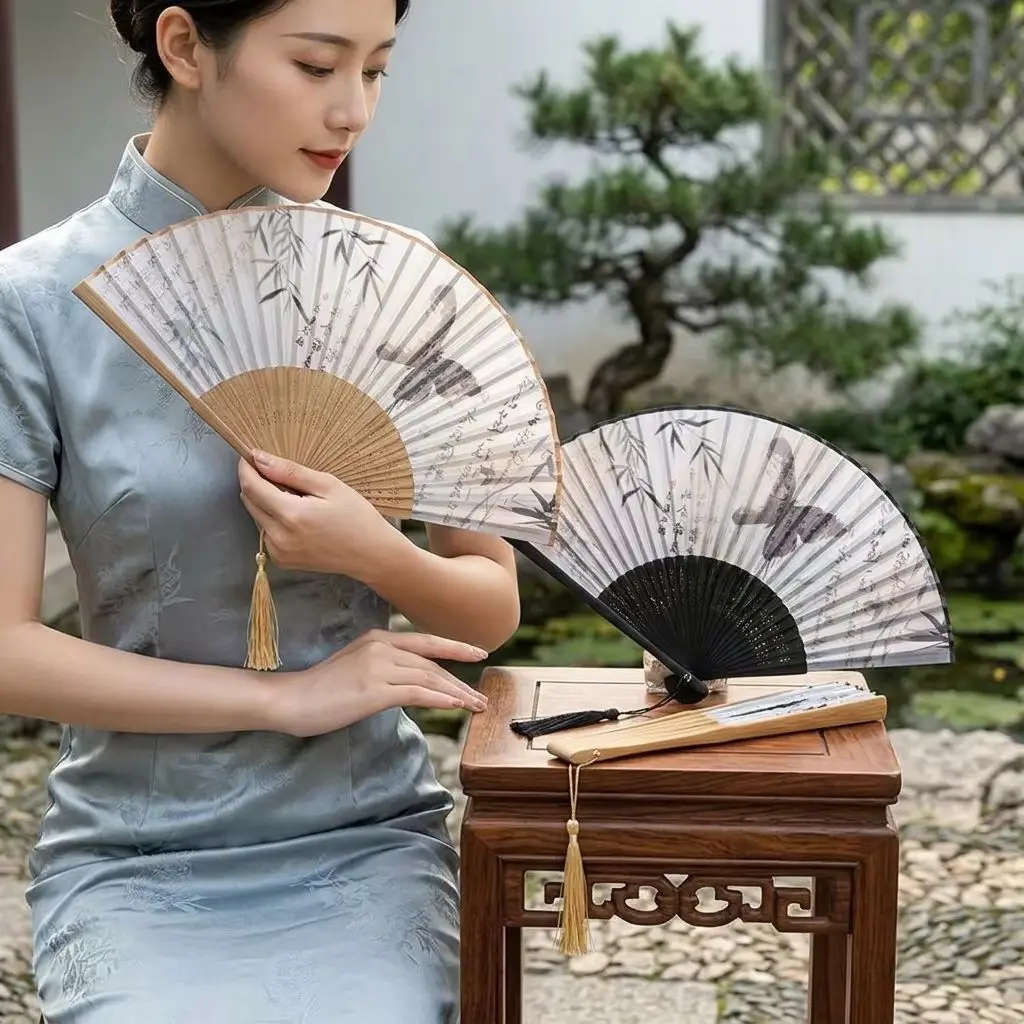 Chinese Folding Fan Bamboo Hand Held Fans Vintage Retro Ink Painting Style with Tassel Wedding Party Favor Gift Home Decoration