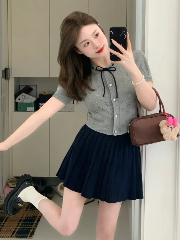 

Korean Style JK Uniform College Wind Short Sleeve Knitted Sweater Pleated Skirt Sweet Miu Series Two-Piece Set Fashionab...