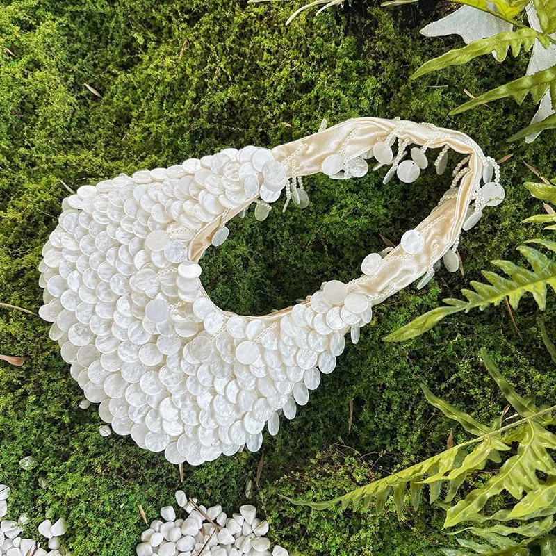Handmade Shell Handbags Fashion Wooden Circular Handle Women's Natural Shell Beaded Bag Luxurious Design Summer Beach Tote Bag