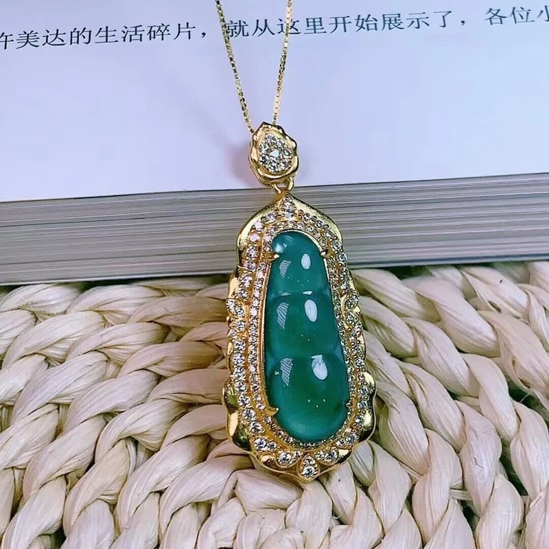 

Natural A-grade pendant, ice blue water color, four-season bean shape, copper inlay, jadeite hanging ornament, direct su