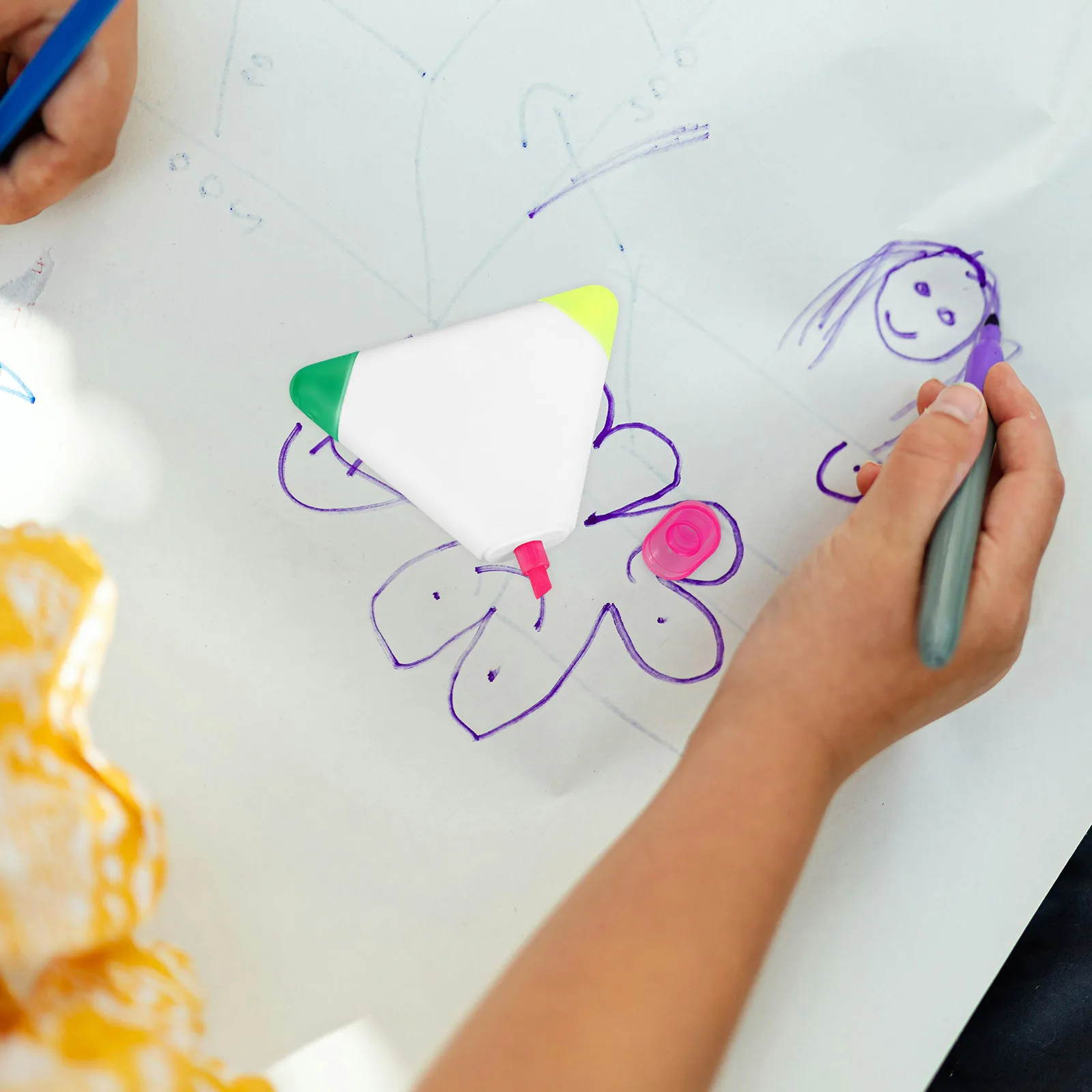 4pcs Triangular Highlighter Multicolored Strong Coverage Flat Design For Note Marking Study Office School Use Highlighters Pens