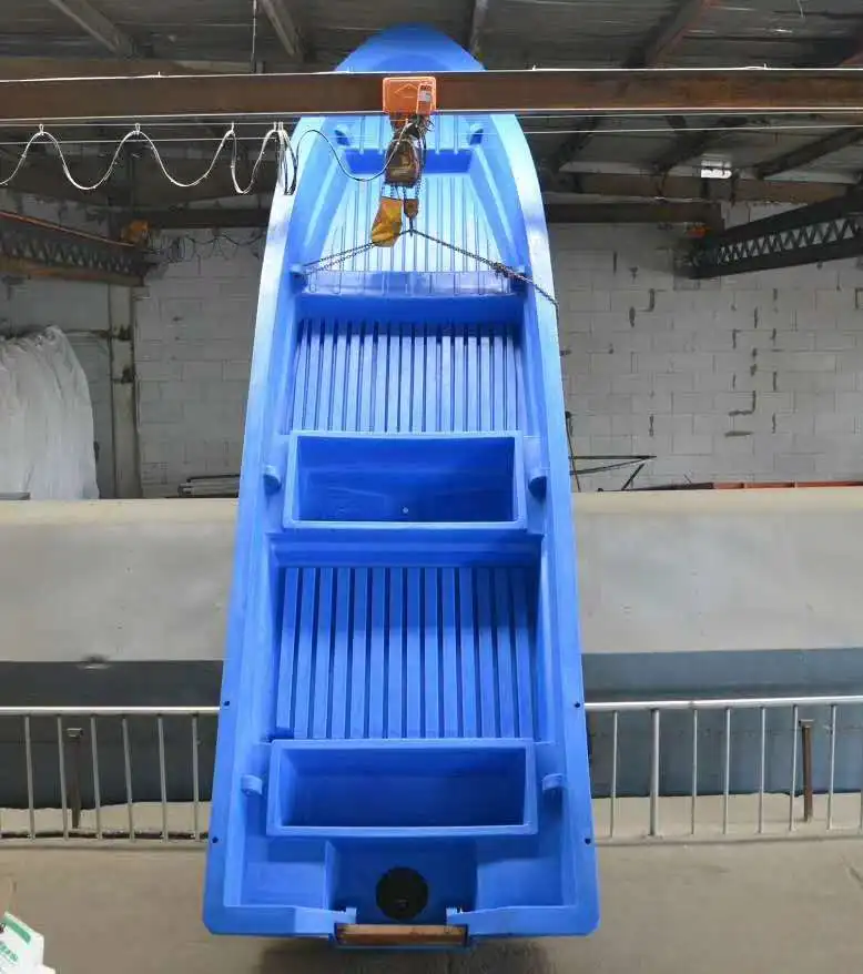 PE sea fishing   fishing  assault   thickened and widened plastic  fishing with self-drainage live water tank