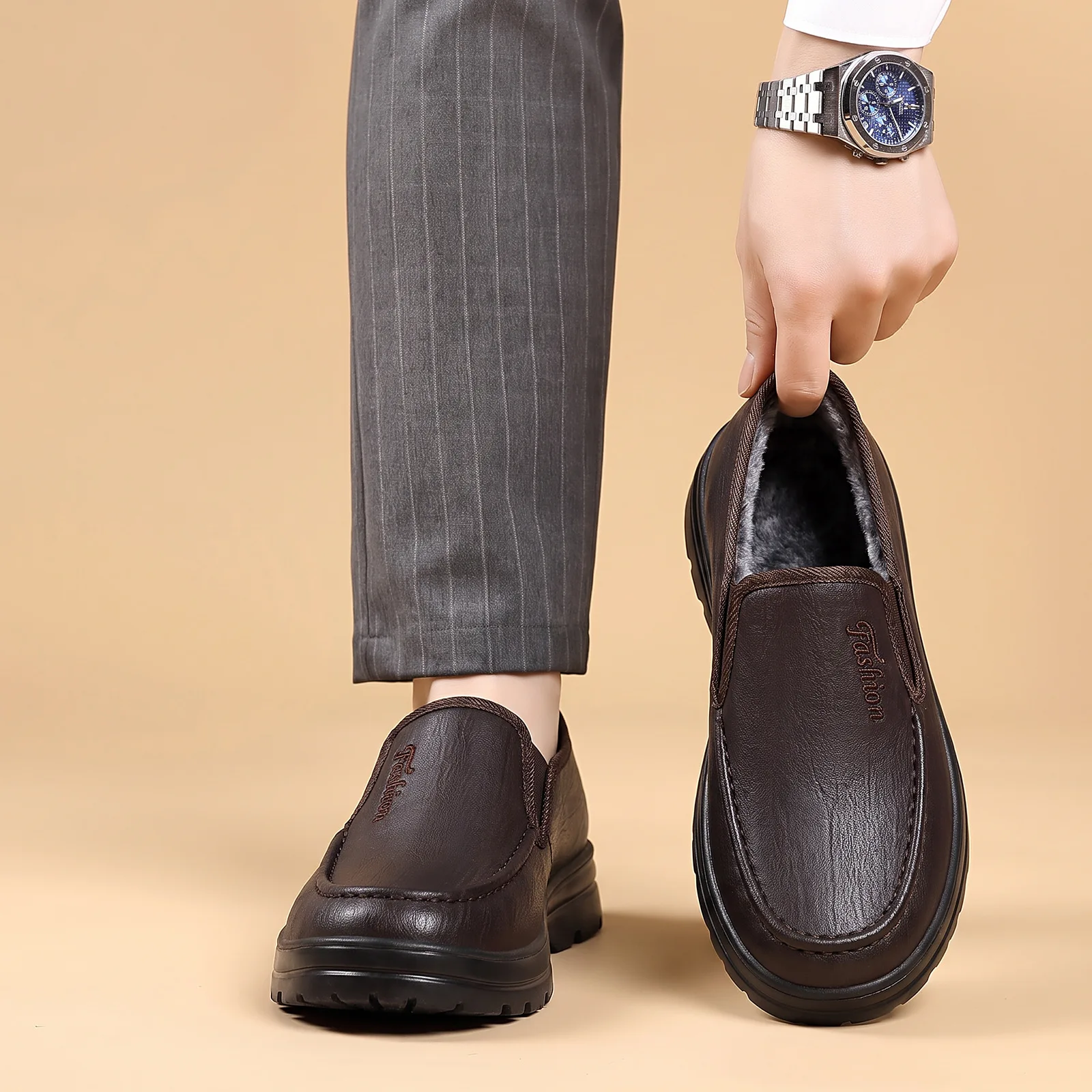 Herren Winter Warme Freizeitschuhe Slip-On mit Mikrofaser-Obermaterial, Fleece-Futter, Rutschfester Dicker Sohle, Loafer-Stil, Alltagsschuhe zum Gehen – Detail 2