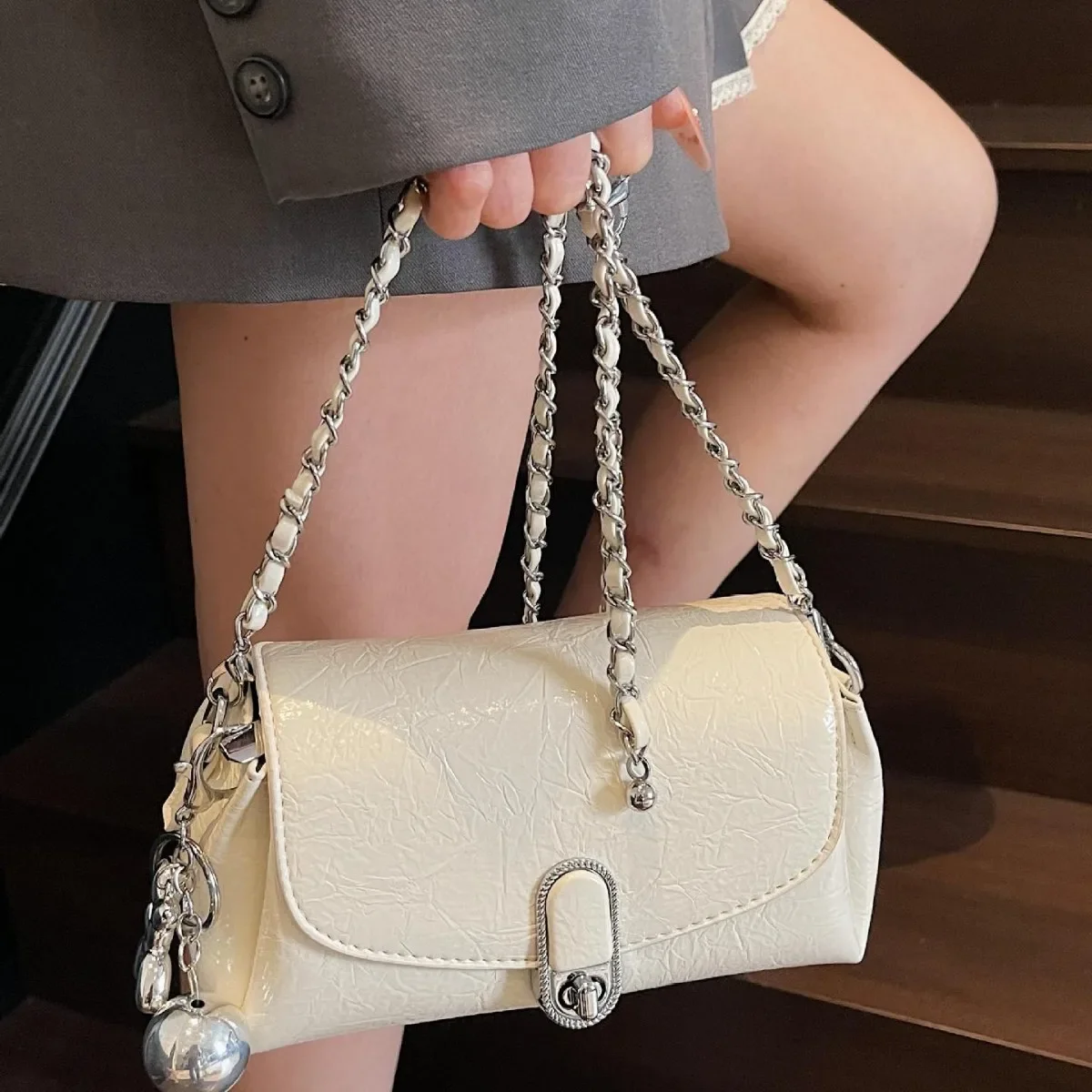 

Минималистичная квадратная сумка на цепочке, женская сумка через плечо с зерном икры, пригородная необходимое для тренажерного зала и офиса, повседневная переноска