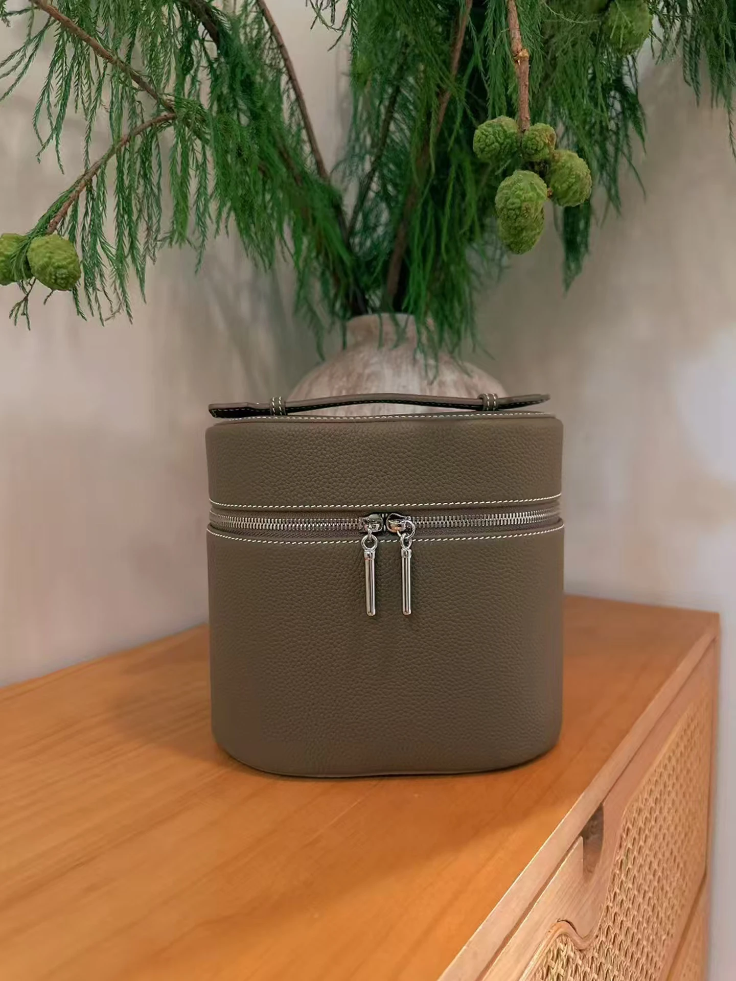 Genuine Leather Crossbody Bag Makeup Bag Waxed Thread Sewing Handbag Multi Purpose Bag Women's Bag Fashion Full-Grain Cowhide