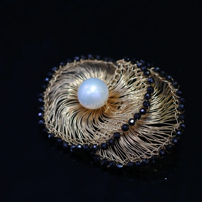 

SGARIT Woven With 14K Filled Gold Metal Wire Brooch Freshwater Pearl Paired With Spinel Accessories Suit Coat Wedding Gifts